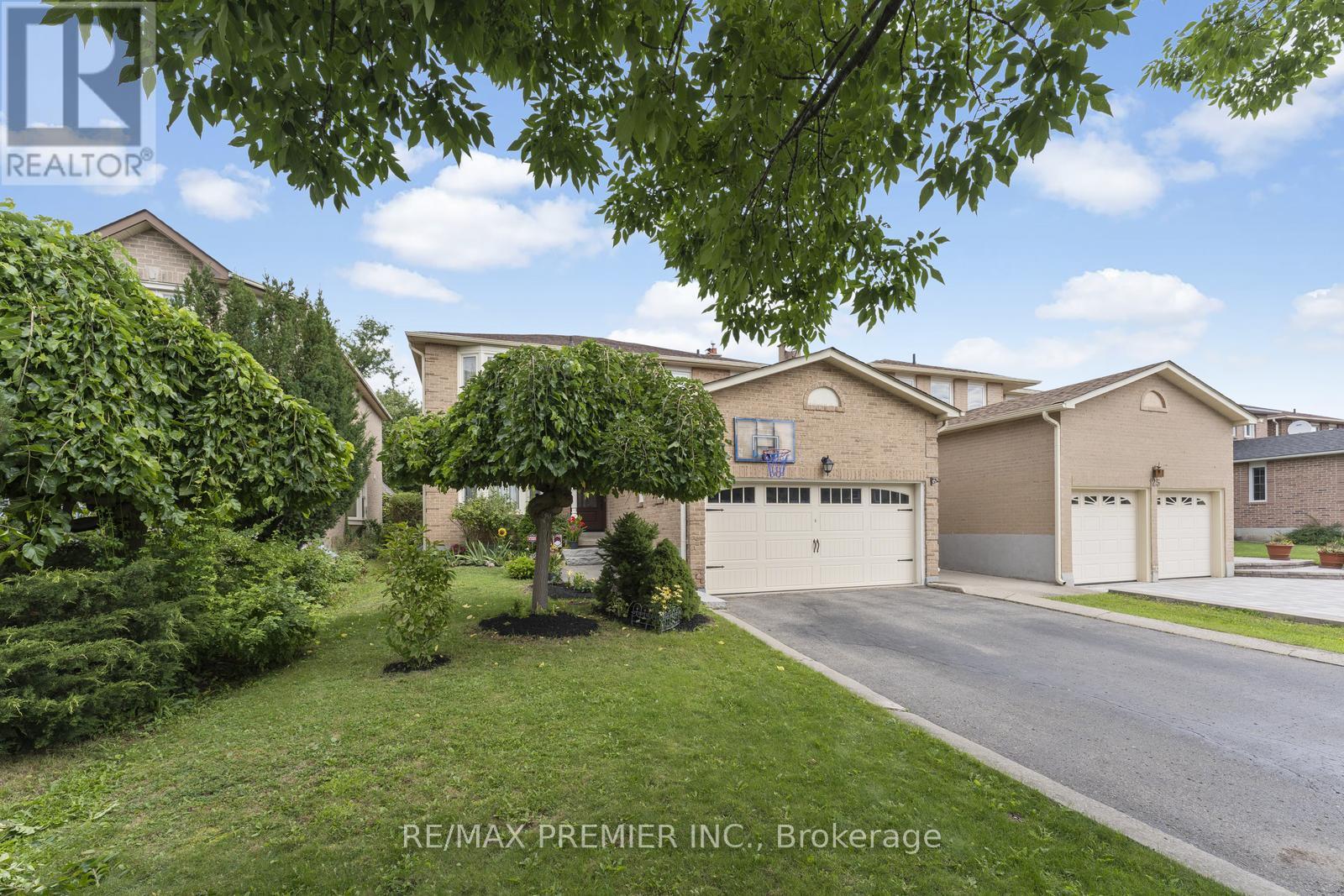 127 O'connor Crescent, Richmond Hill, Ontario  L4C 7R7 - Photo 2 - N12212230