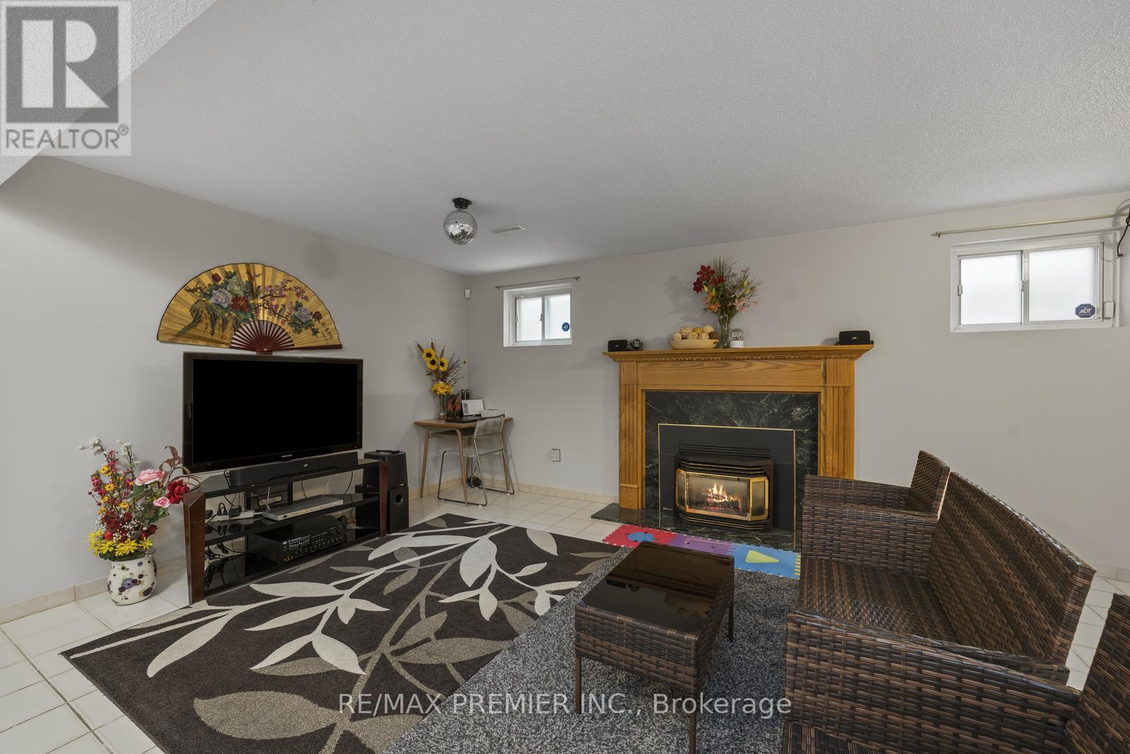 127 O'connor Crescent, Richmond Hill, Ontario  L4C 7R7 - Photo 26 - N12212230