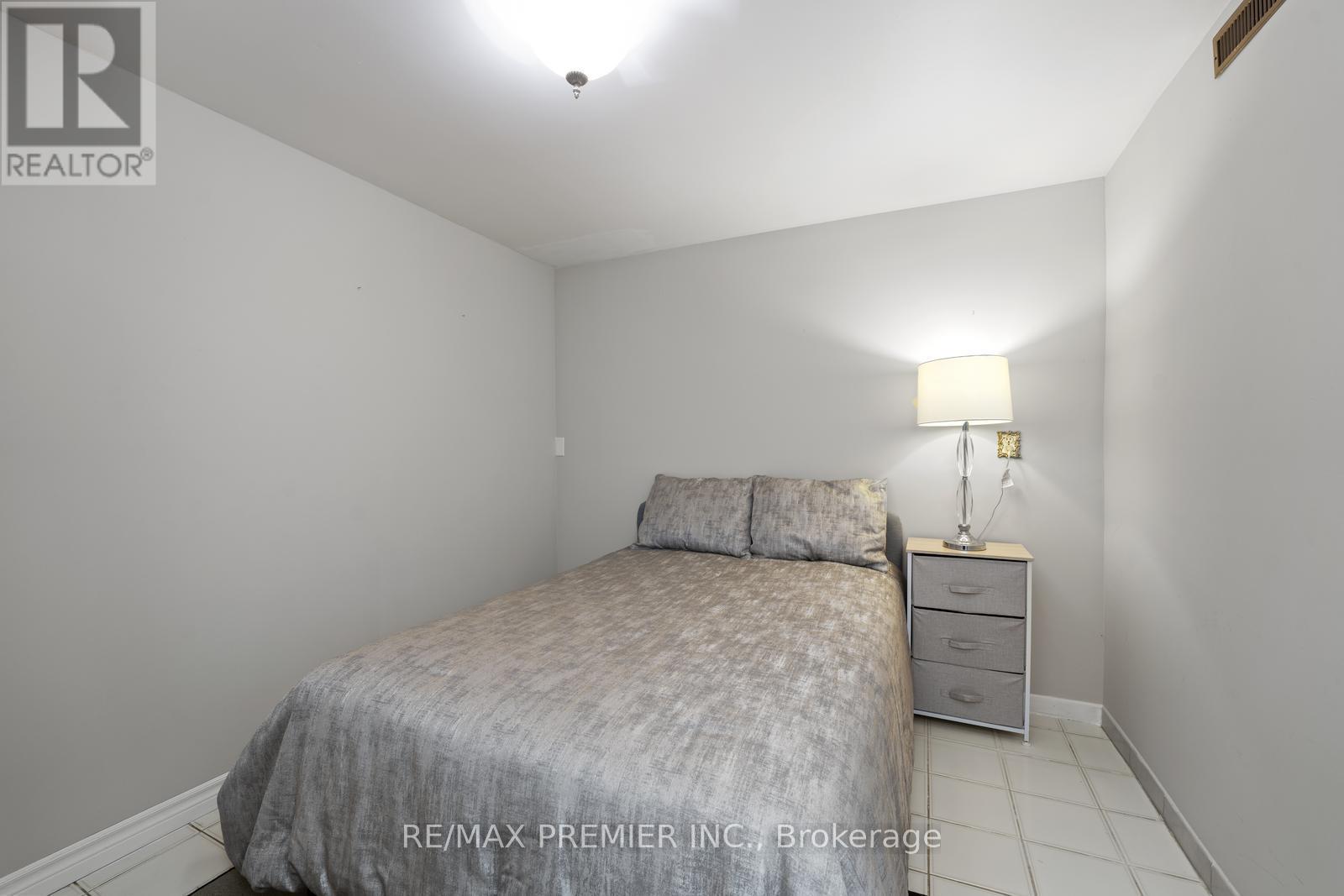 127 O'connor Crescent, Richmond Hill, Ontario  L4C 7R7 - Photo 28 - N12212230