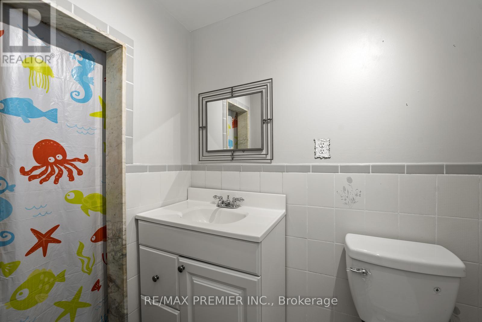 127 O'connor Crescent, Richmond Hill, Ontario  L4C 7R7 - Photo 29 - N12212230
