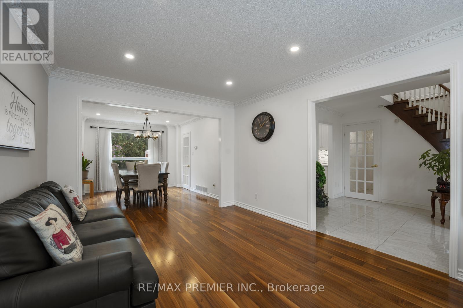 127 O'connor Crescent, Richmond Hill, Ontario  L4C 7R7 - Photo 6 - N12212230