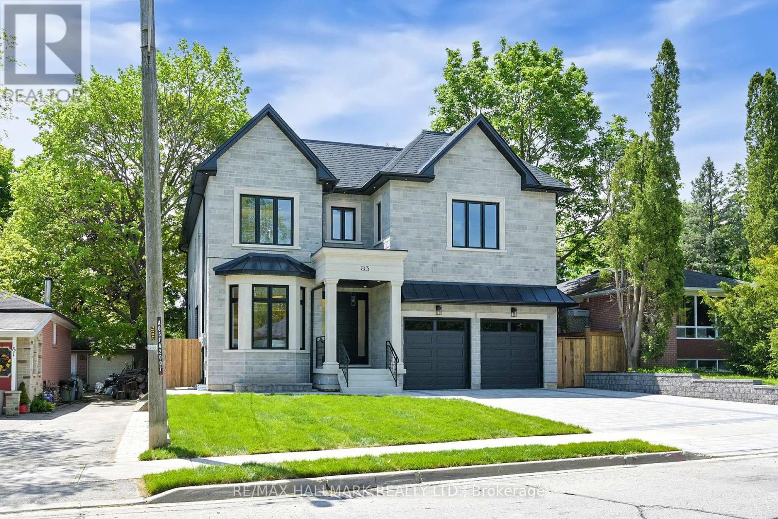 83 RICHARDSON DRIVE, Aurora, Ontario
