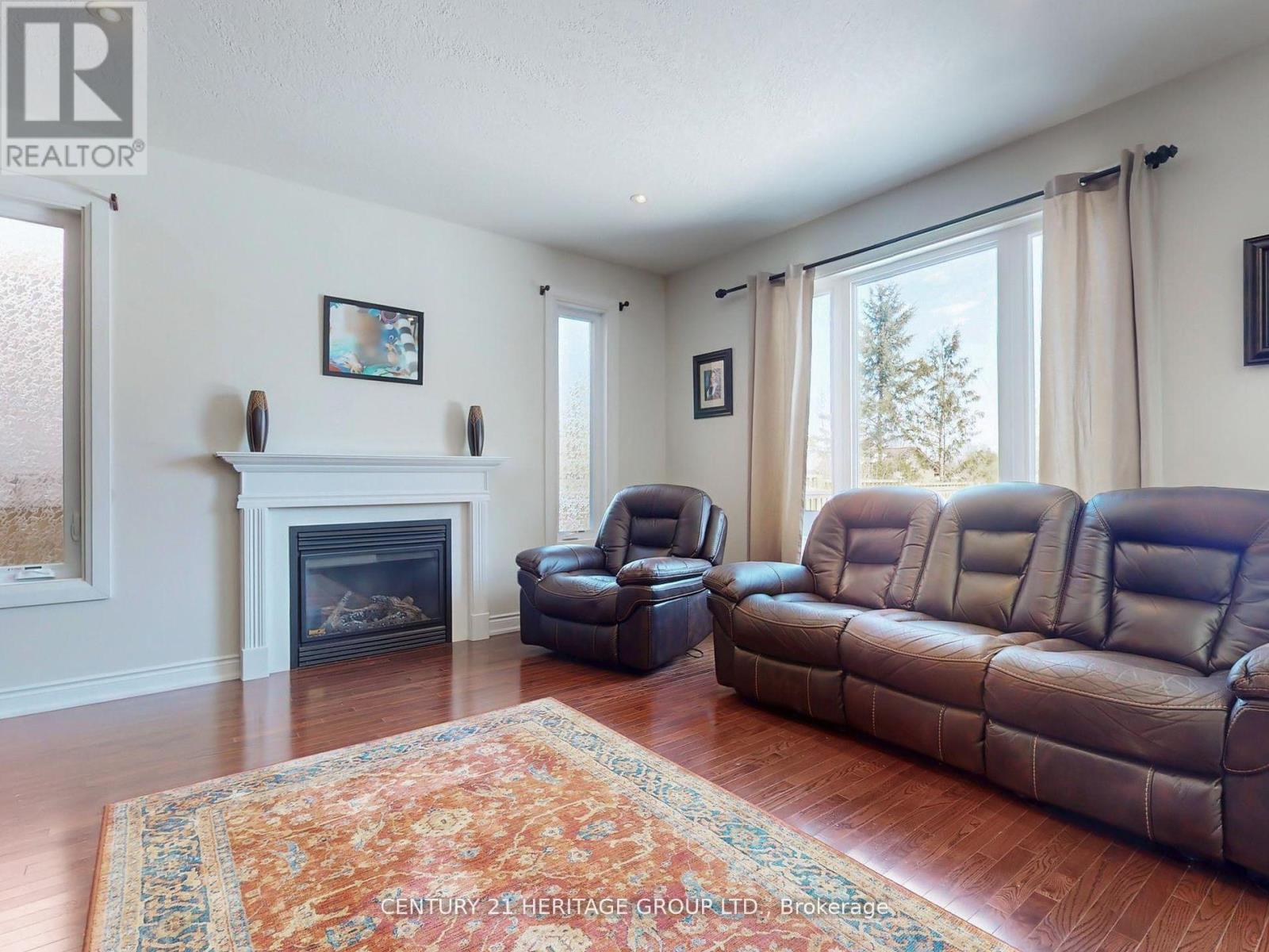 896 Booth Avenue, Innisfil (Alcona), Ontario  L9S 0A5 - Photo 12 - N12212288