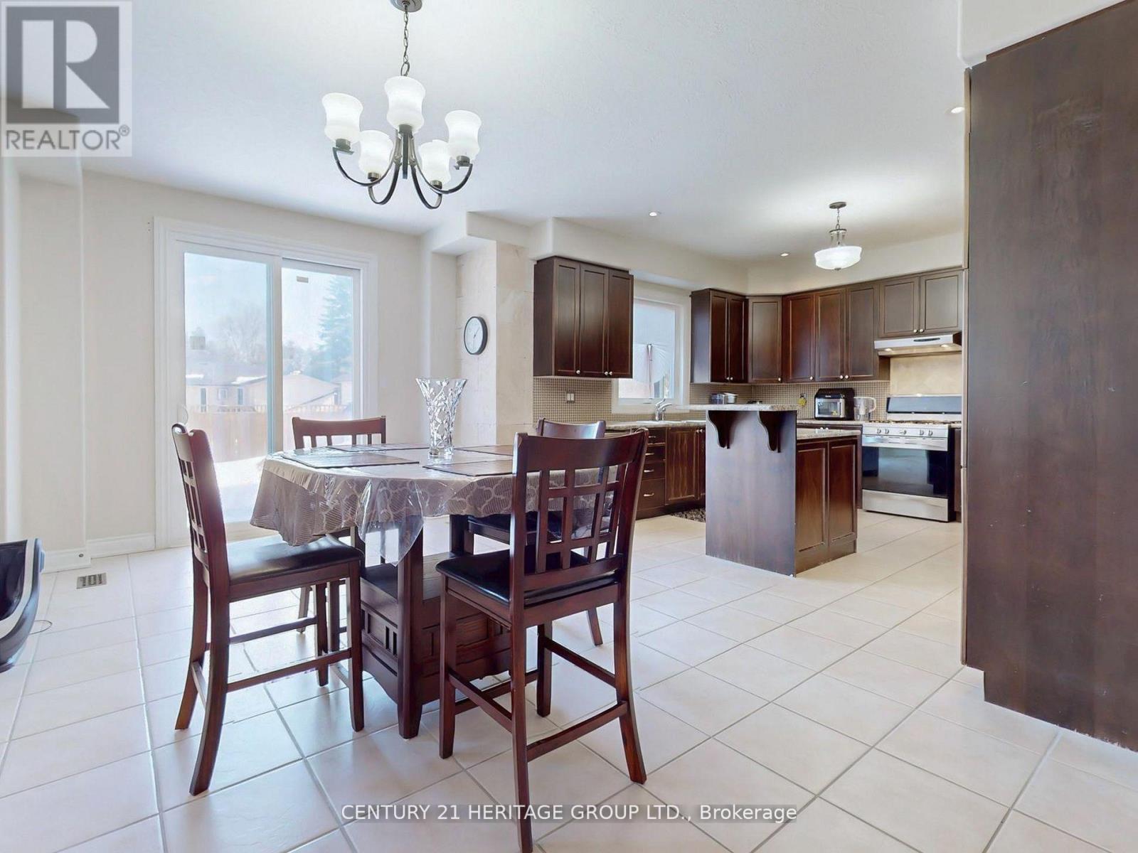 896 Booth Avenue, Innisfil (Alcona), Ontario  L9S 0A5 - Photo 15 - N12212288