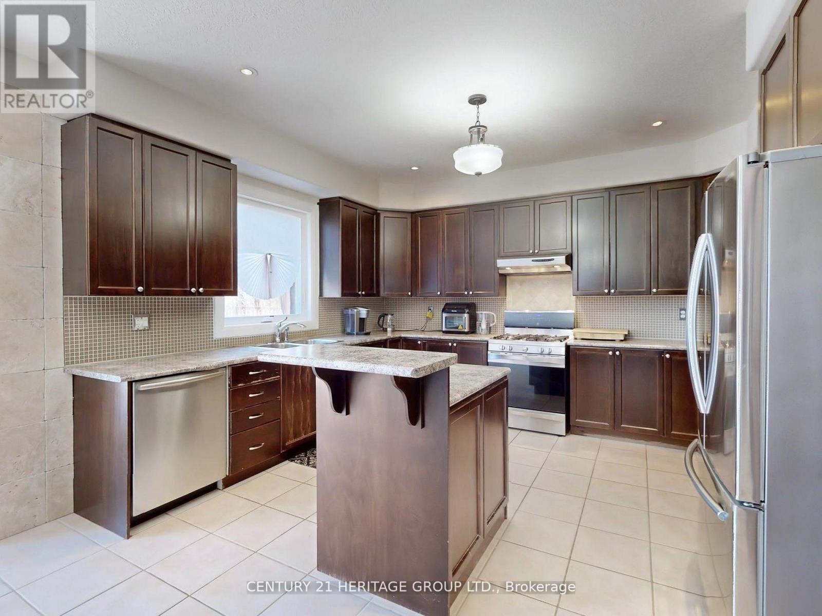 896 Booth Avenue, Innisfil (Alcona), Ontario  L9S 0A5 - Photo 17 - N12212288