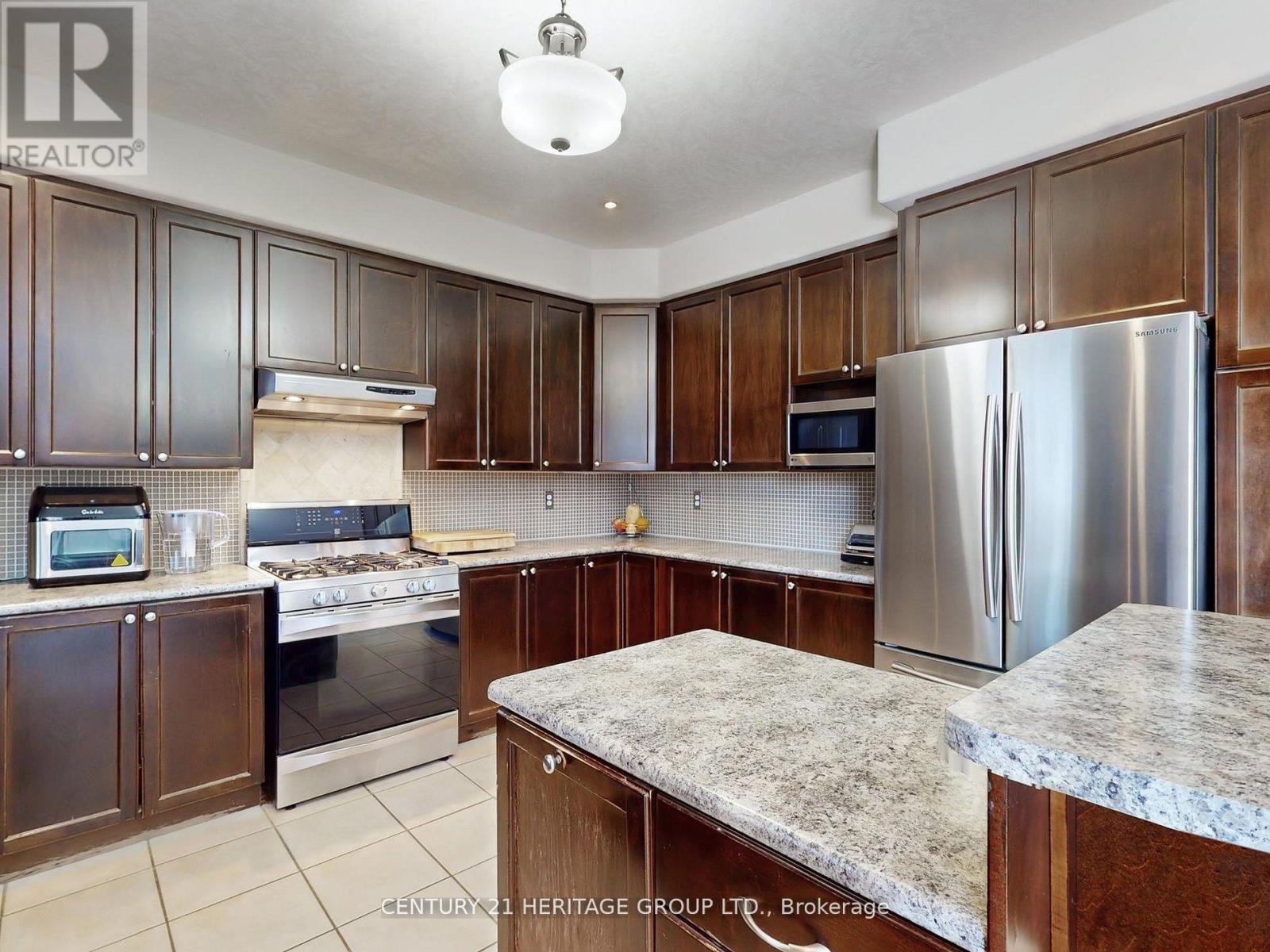 896 Booth Avenue, Innisfil (Alcona), Ontario  L9S 0A5 - Photo 18 - N12212288