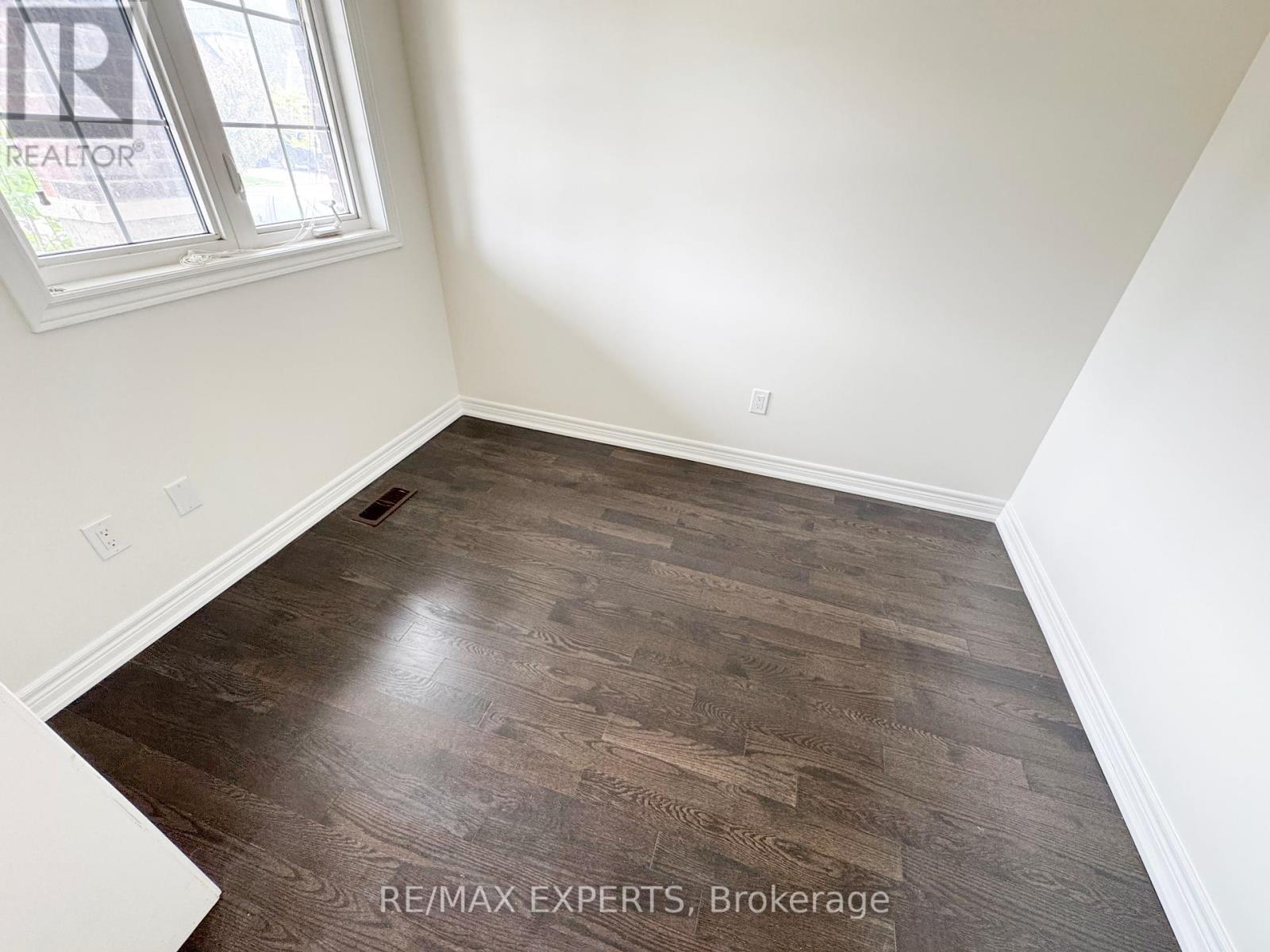91 Kingsmere Crescent, New Tecumseth (Alliston), Ontario  L9R 0K6 - Photo 5 - N12212302