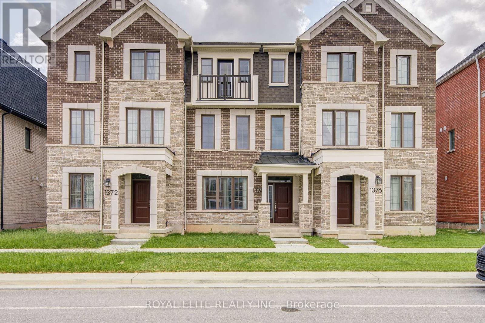 1374 WILLIAM HALTON PARKWAY, Oakville, Ontario