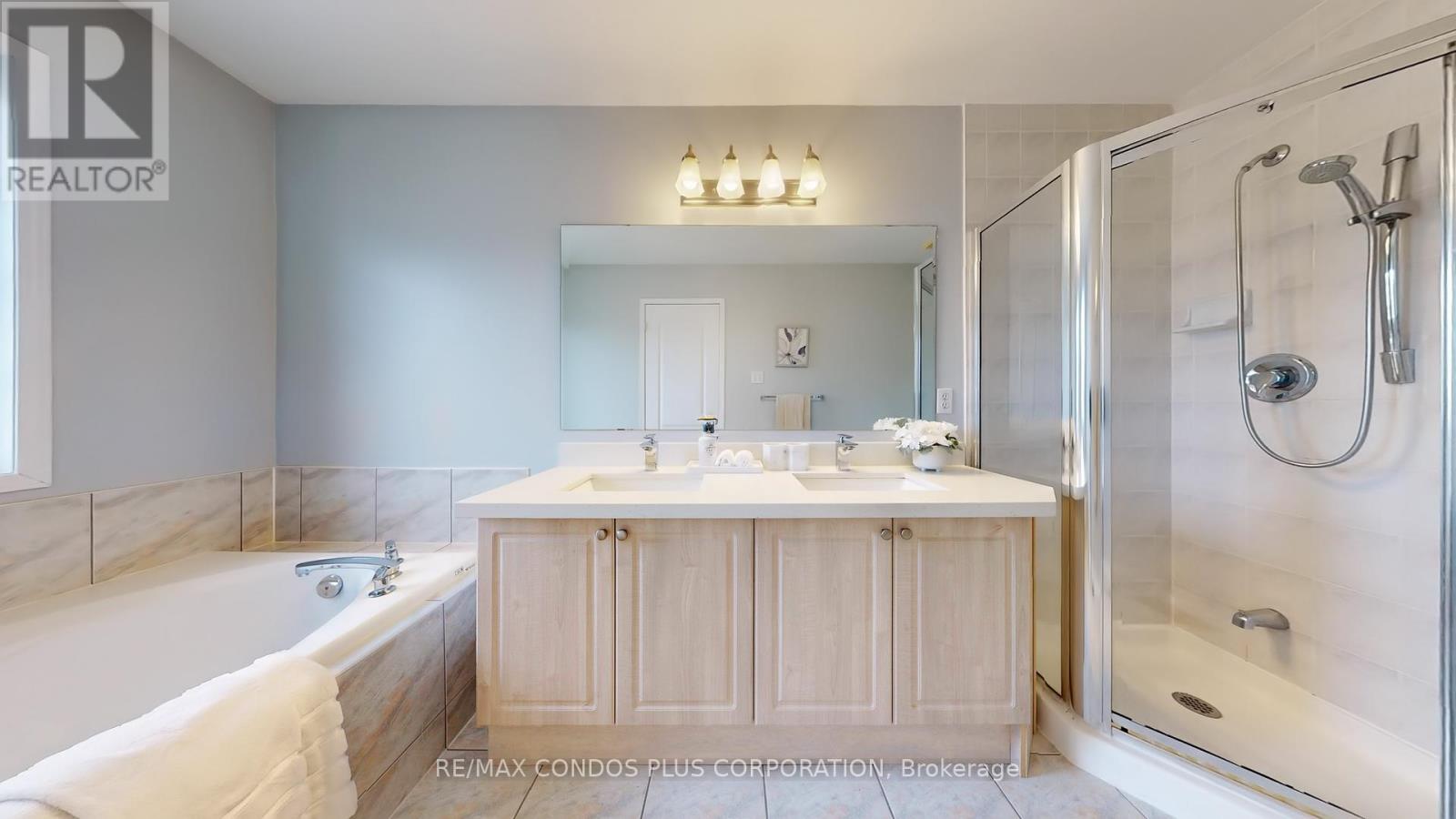 42 - 1290 Heritage Way, Oakville (Ga Glen Abbey), Ontario  L6M 4M5 - Photo 18 - W12212058