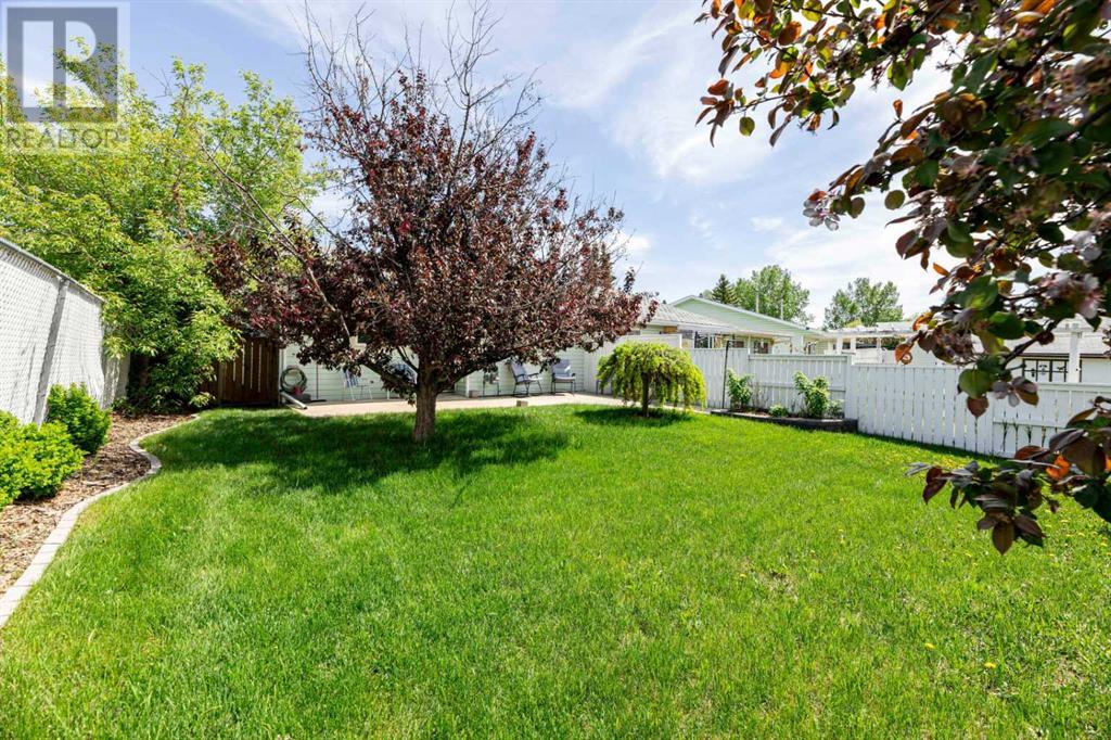 136 Erickson Drive, Red Deer, Alberta  T4R 2C3 - Photo 14 - A2225552