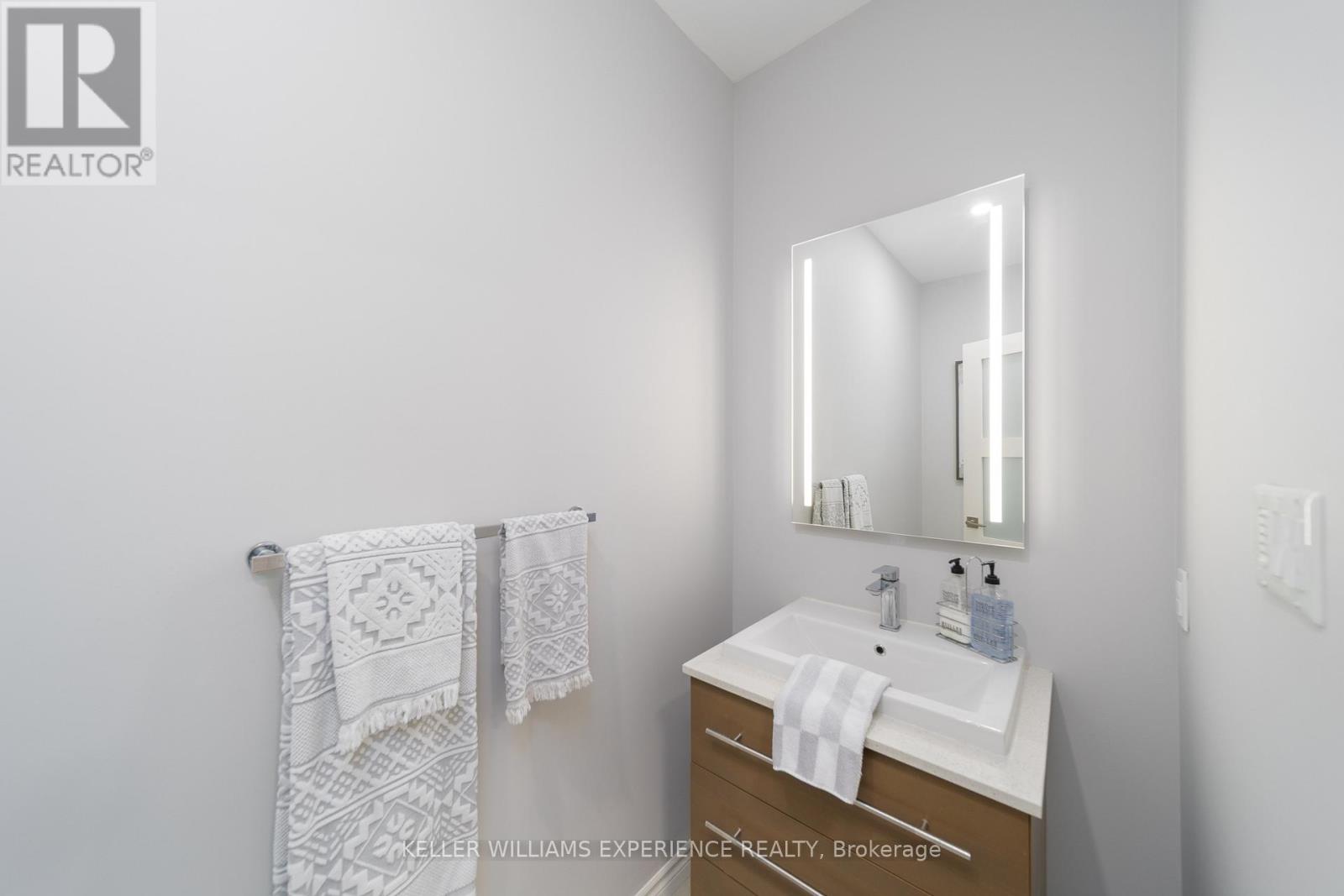 41 Thrushwood Drive, Barrie (Holly), Ontario  L4N 0Z1 - Photo 9 - S12212216
