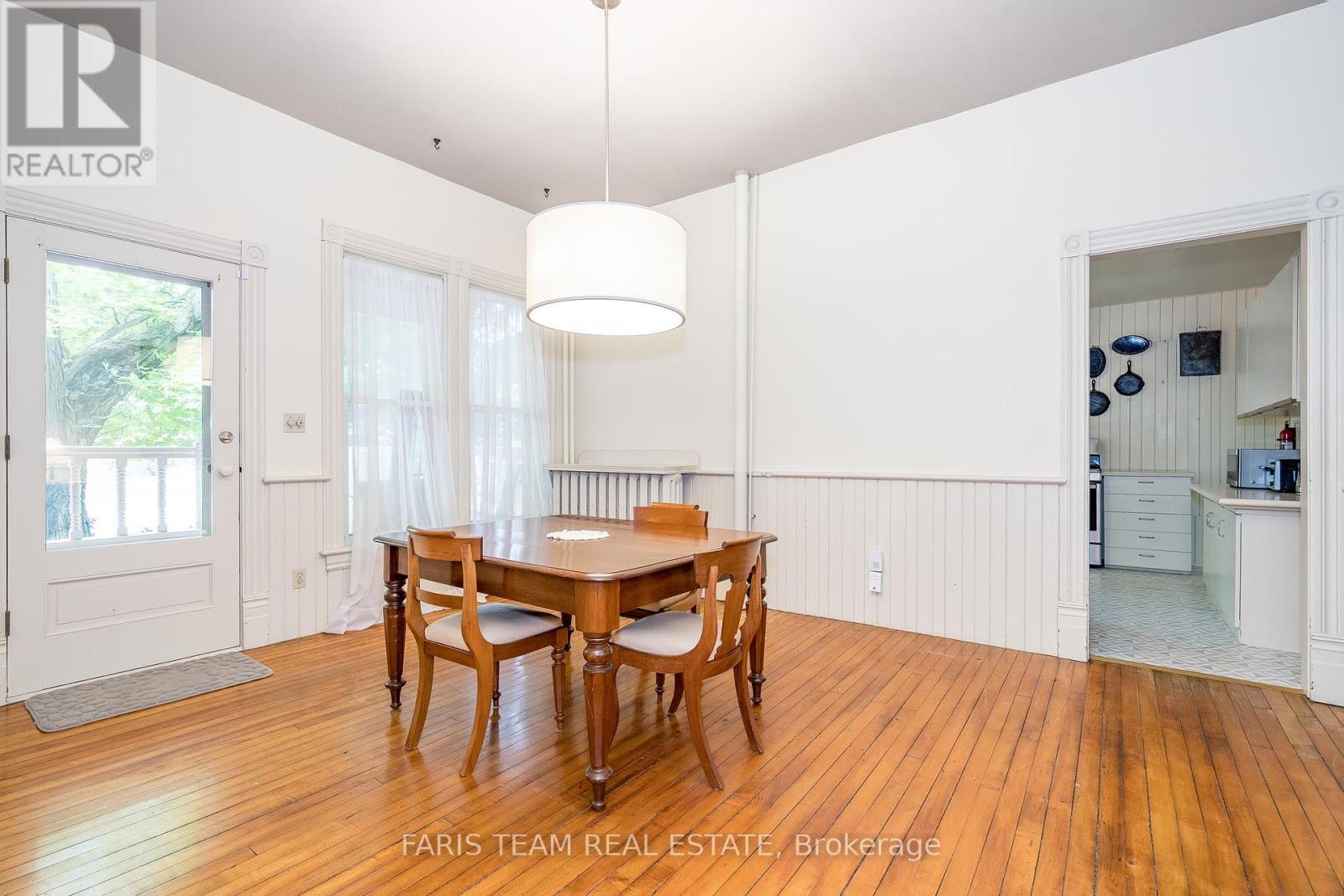 136 West Street N, Orillia, Ontario  L3V 5C5 - Photo 11 - S12212232