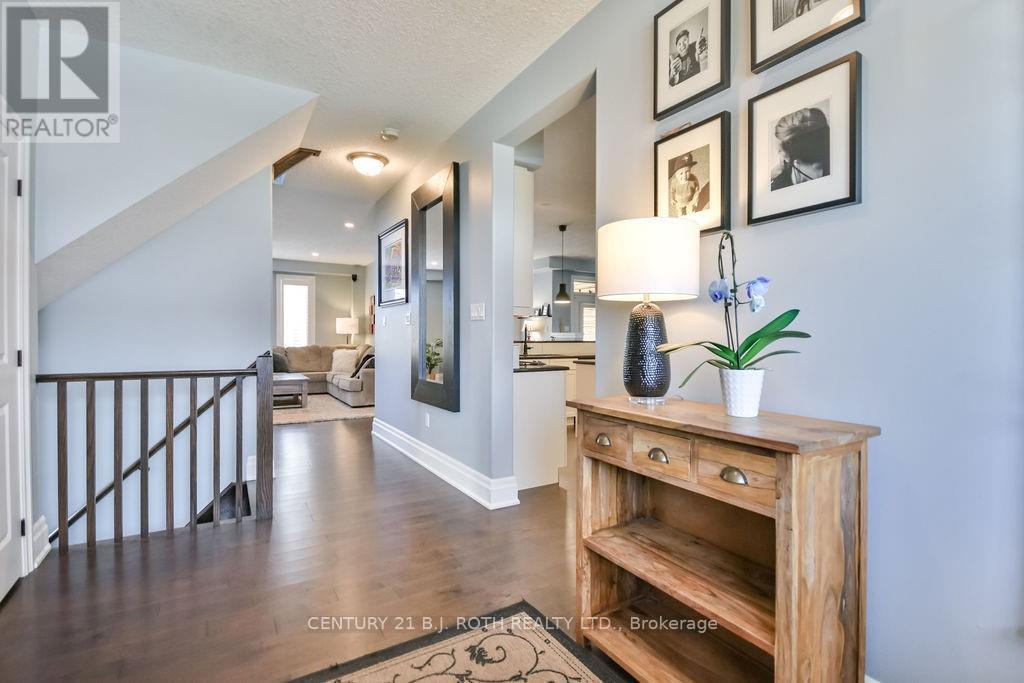 99 Jewel House Lane, Barrie (Innis-Shore), Ontario  L4N 5X1 - Photo 3 - S12212258