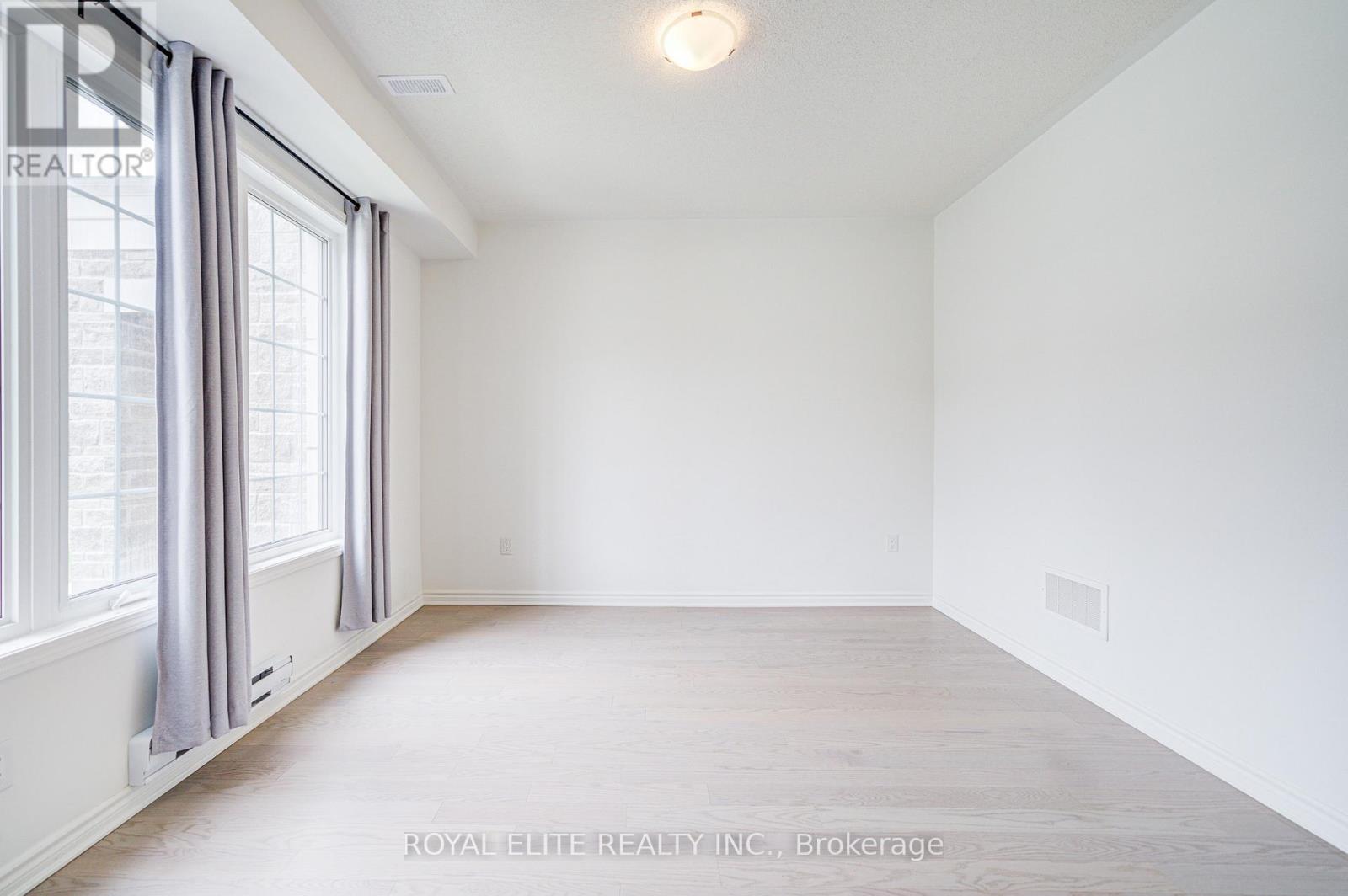 1374 William Halton Parkway, Oakville, Ontario  L6M 5P2 - Photo 4 - W12140513
