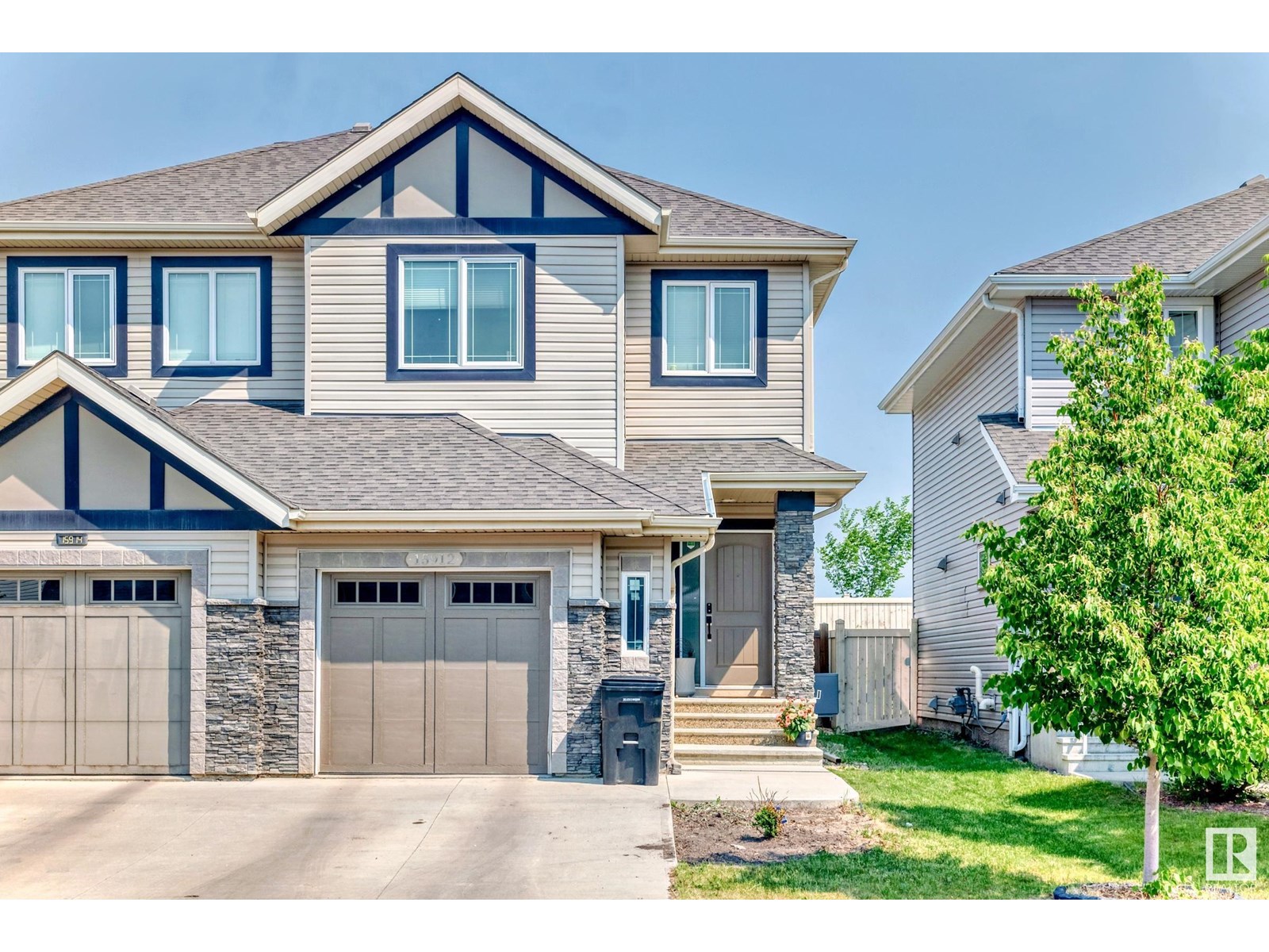 Property at 15912 10 AV SW image 1
