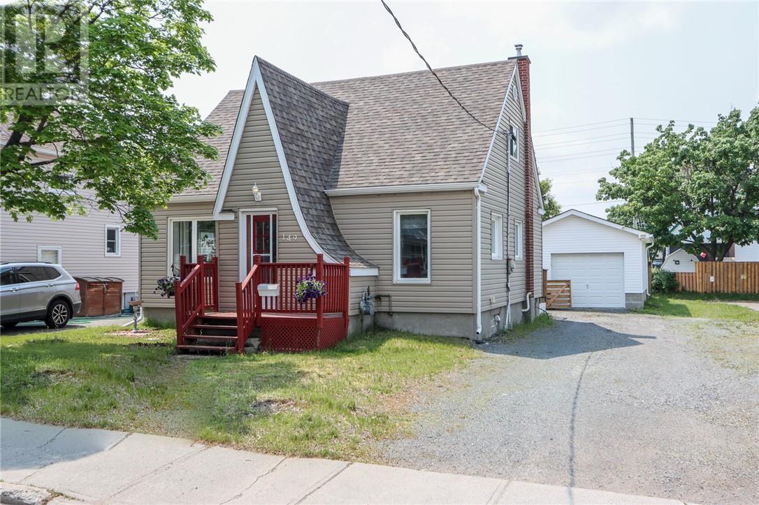Property at 149 Simcoe Street image 1