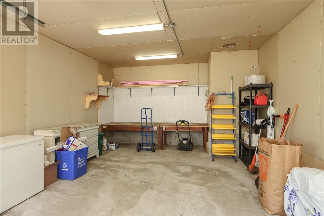 Property at 149 Simcoe Street image 3