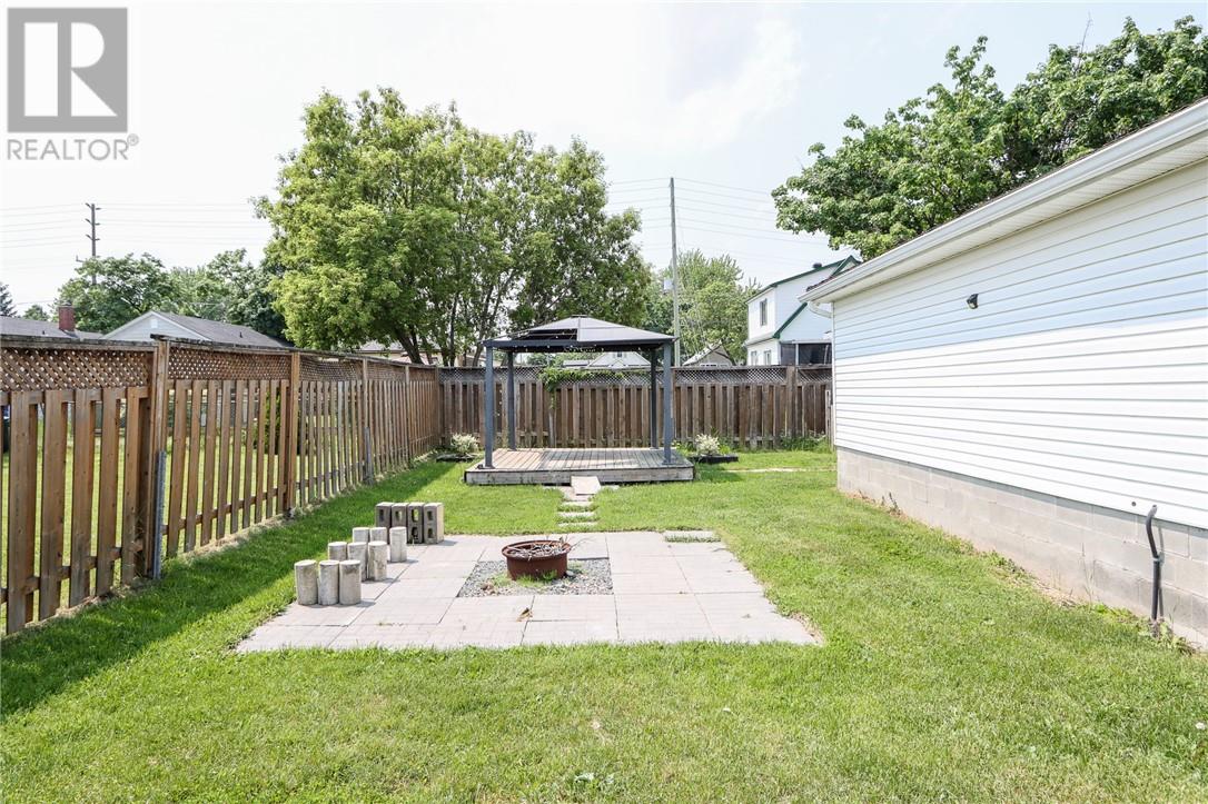 Property at 149 Simcoe Street image 4