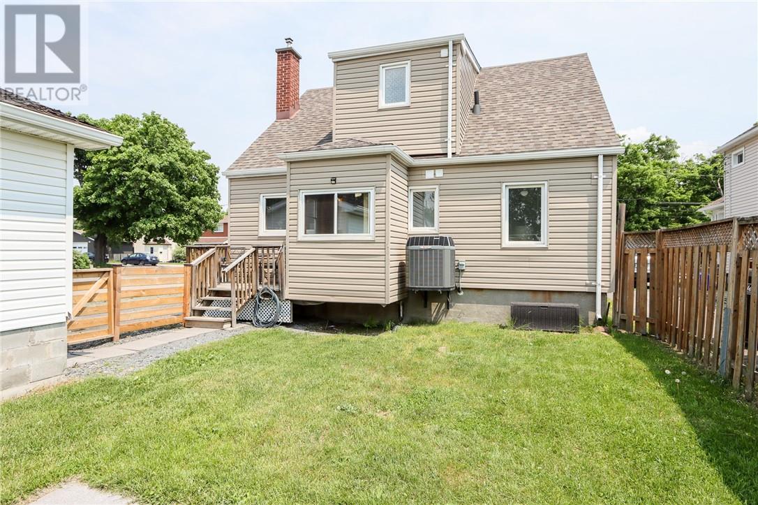 Property at 149 Simcoe Street image 5