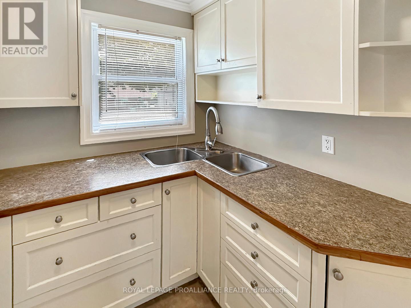 329 Bridge Street E, Belleville, Ontario  K8N 1P5 - Photo 9 - X12207790