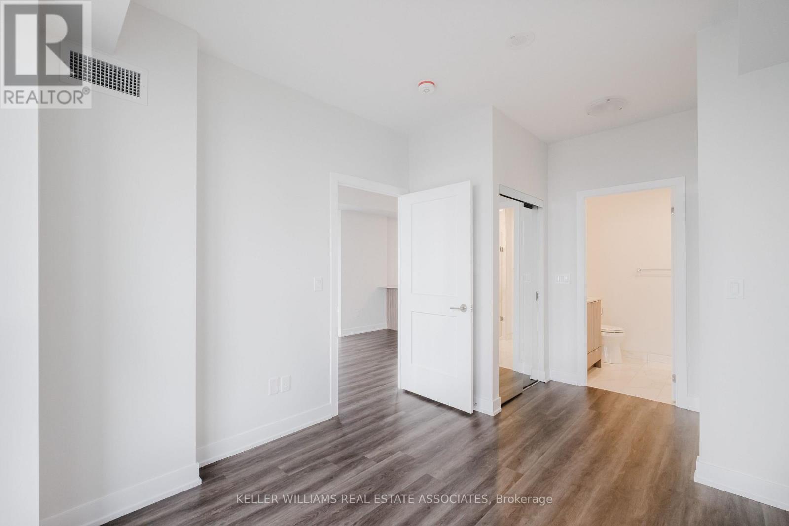 3211 - 430 Square One Drive, Mississauga, Ontario  L5B 0L6 - Photo 24 - W12212204