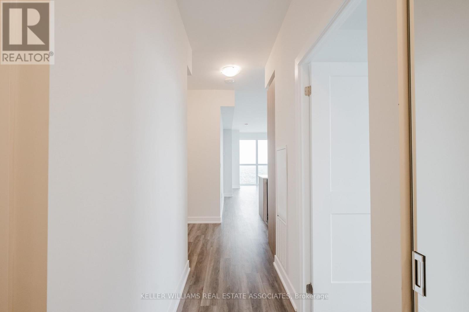 3211 - 430 Square One Drive, Mississauga, Ontario  L5B 0L6 - Photo 9 - W12212204