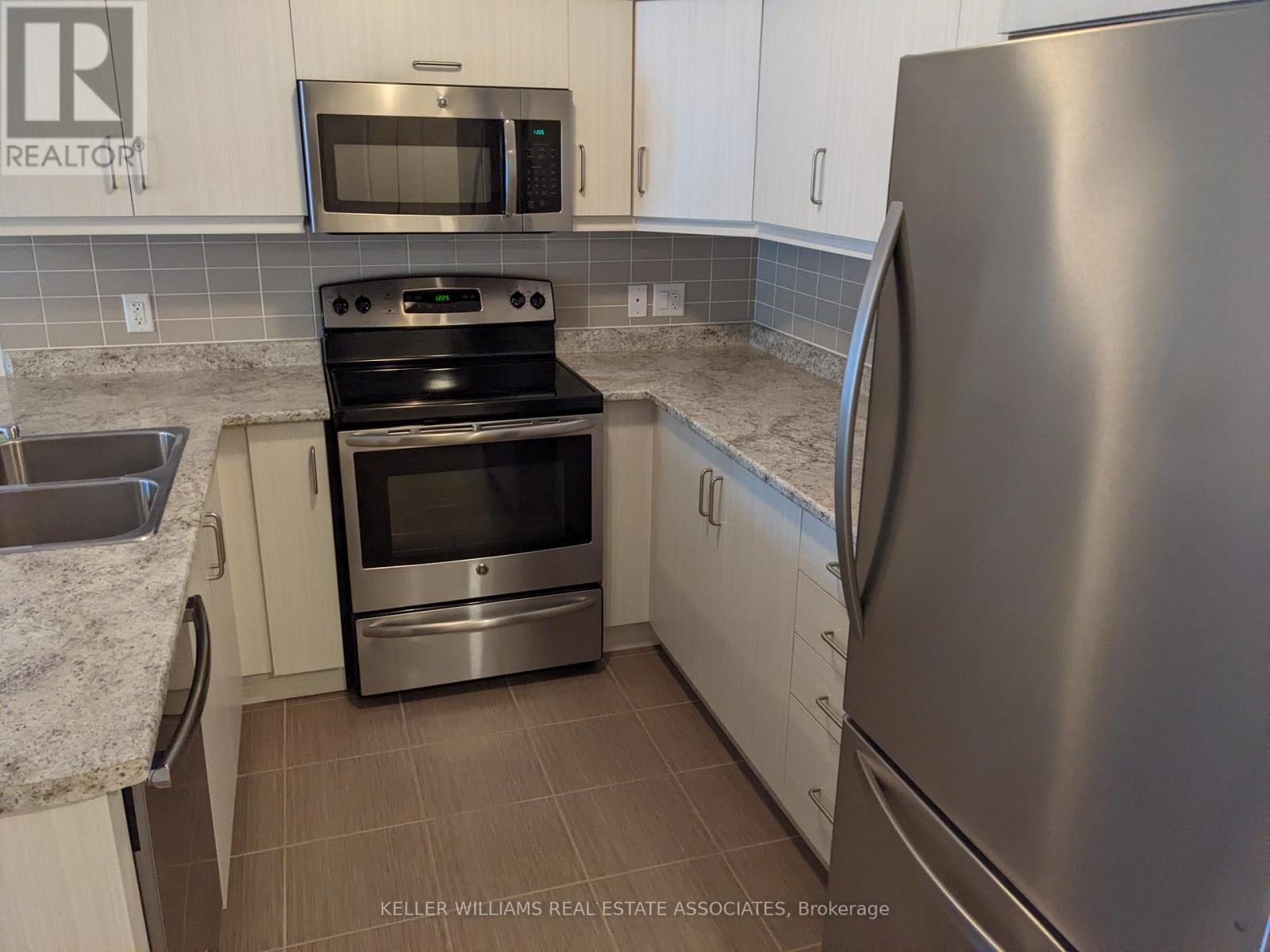 51 - 2441 Greenwich Drive, Oakville, Ontario  L6M 0S3 - Photo 4 - W12212219