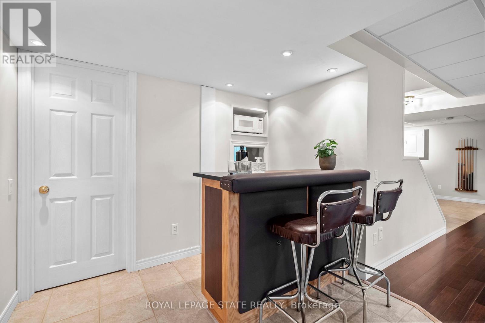 2210 Tiger Road, Burlington, Ontario  L7M 4W9 - Photo 36 - W12212240