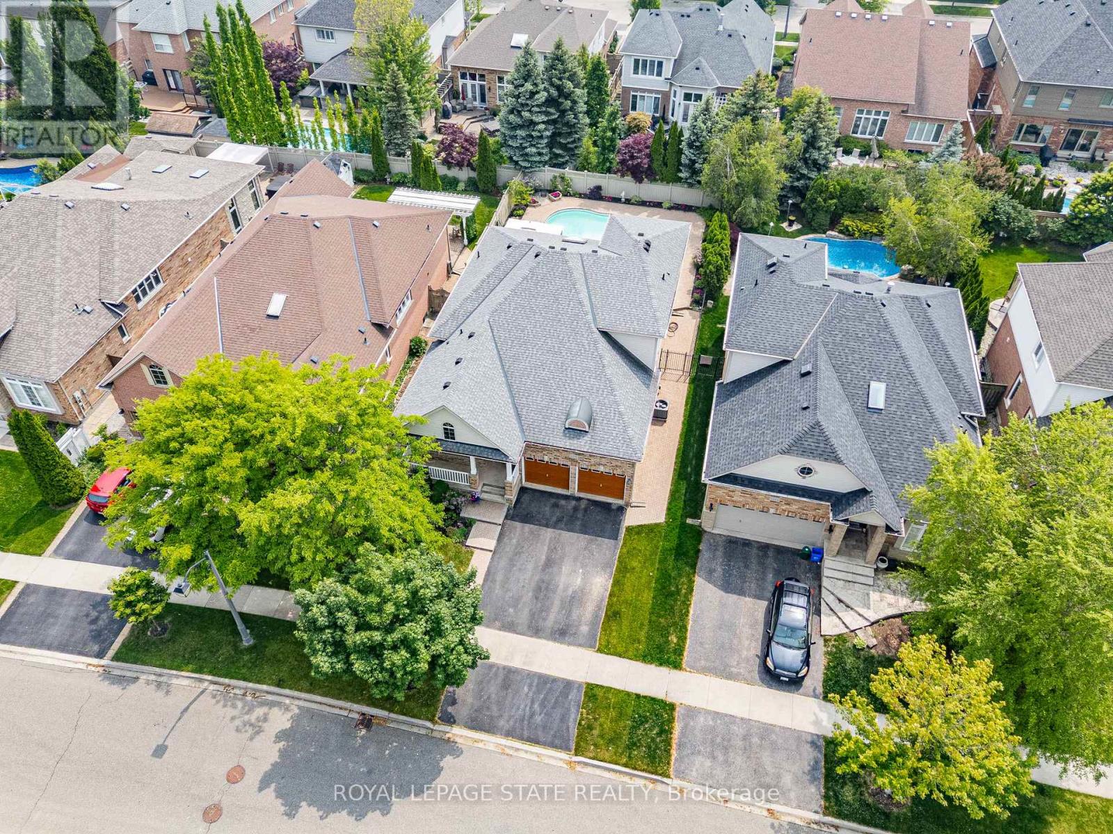 2210 Tiger Road, Burlington, Ontario  L7M 4W9 - Photo 44 - W12212240