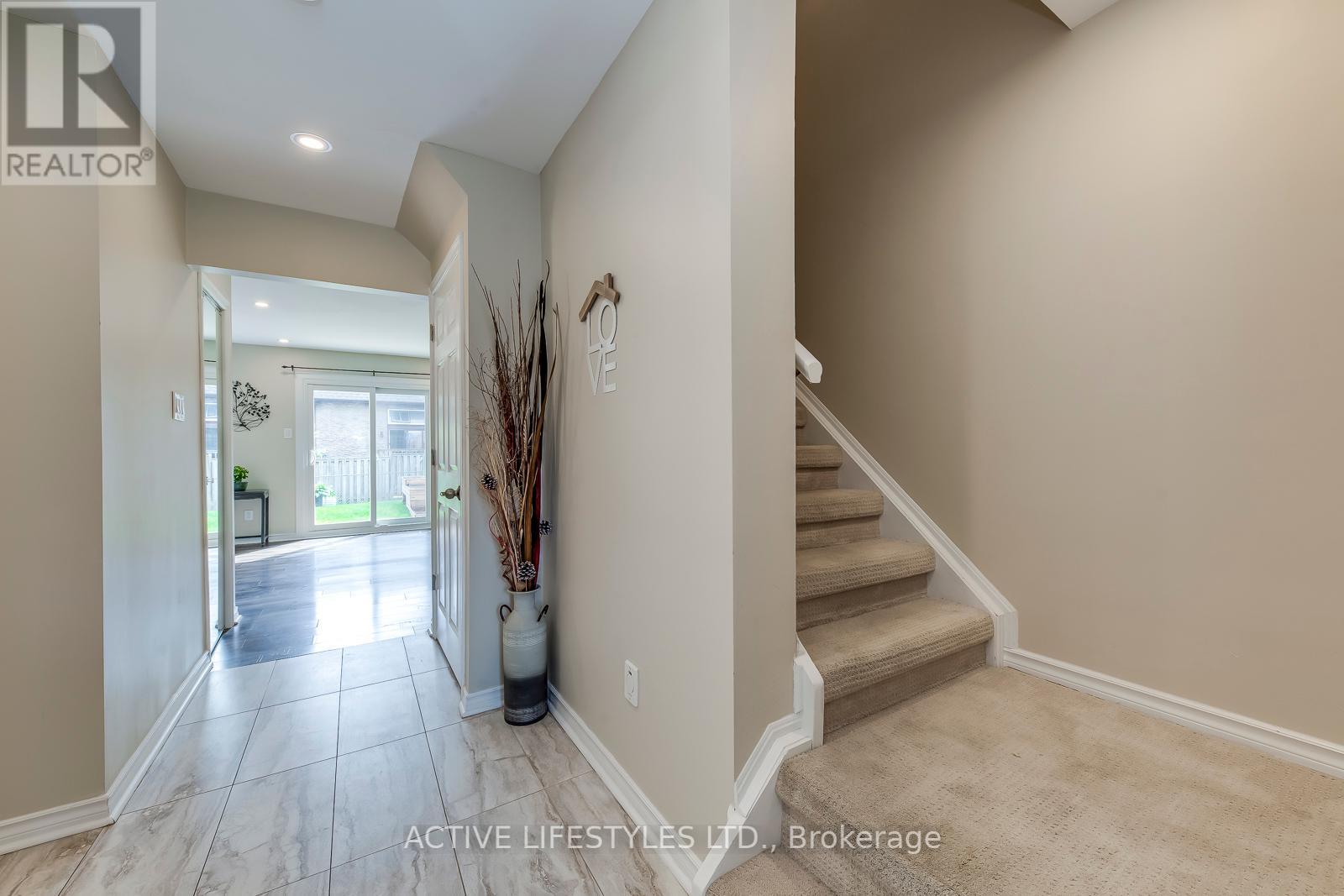 29 - 2301 Derry Road W, Mississauga, Ontario  L5N 2R4 - Photo 4 - W12212262