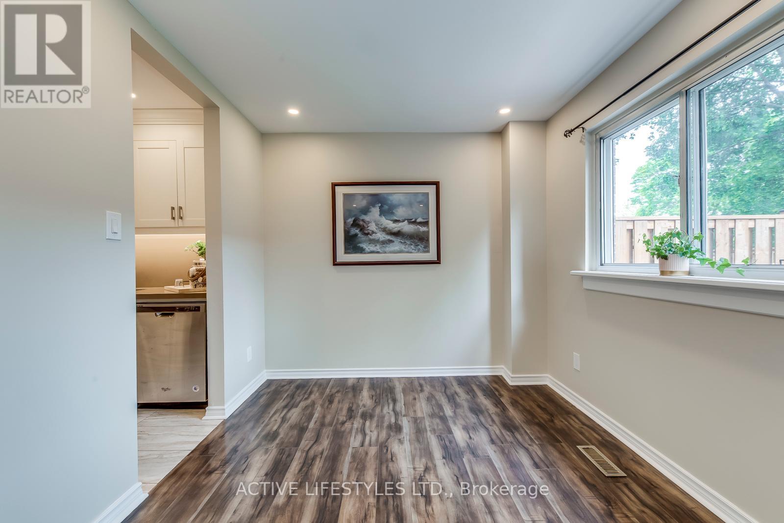 29 - 2301 Derry Road W, Mississauga, Ontario  L5N 2R4 - Photo 9 - W12212262