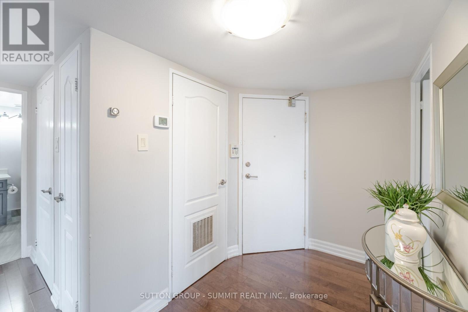 316 - 1333 Bloor Street, Mississauga, Ontario  L4Y 3T6 - Photo 6 - W12212263