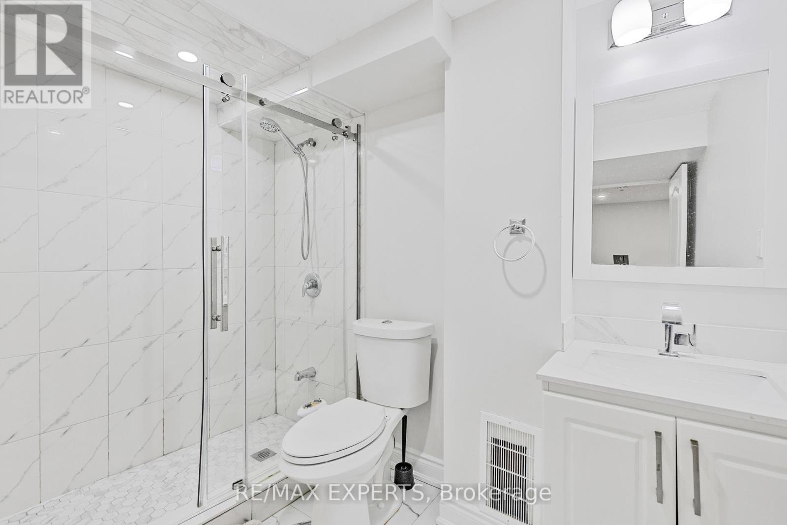 36 Elderwood Place, Brampton, Ontario  L6V 3N3 - Photo 17 - W12212287