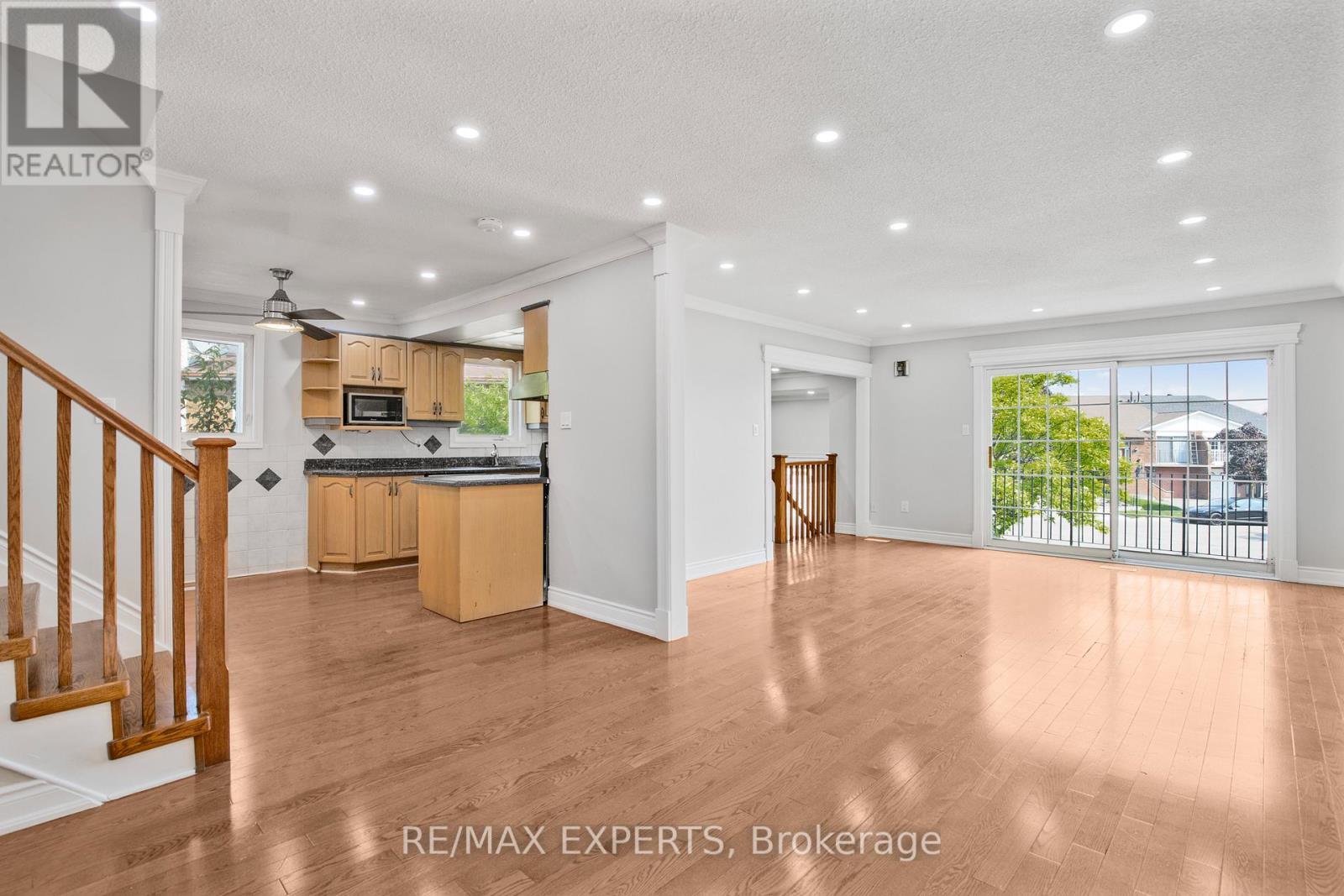 36 Elderwood Place, Brampton, Ontario  L6V 3N3 - Photo 3 - W12212287
