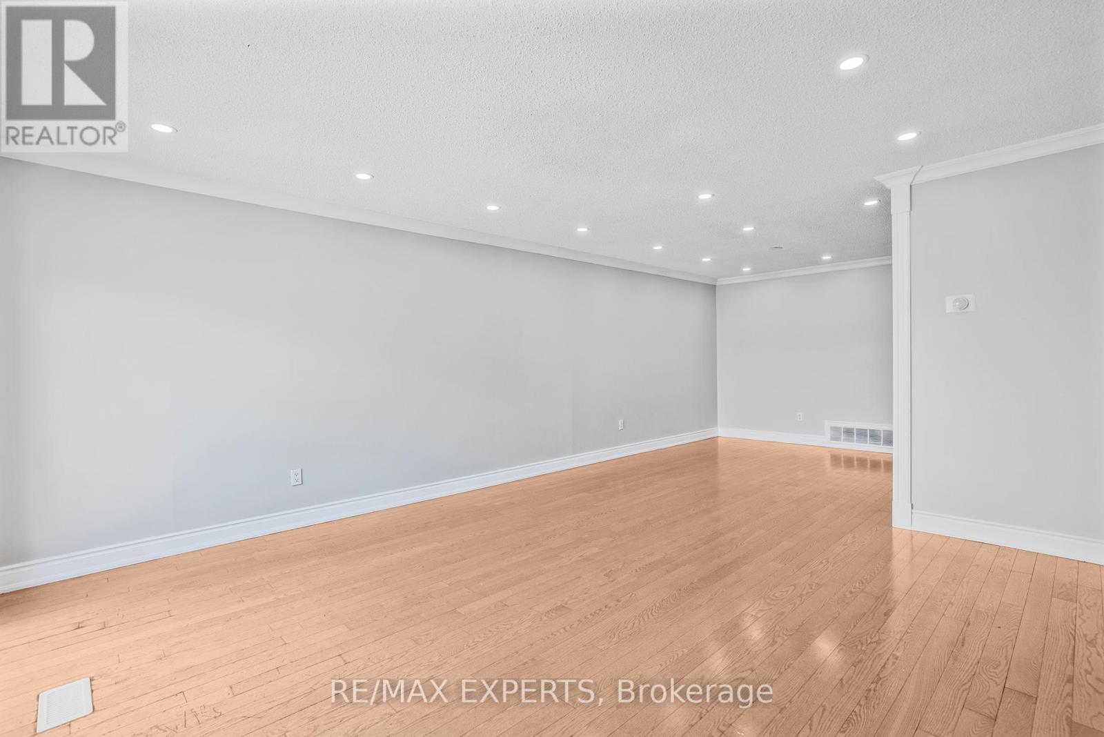 36 Elderwood Place, Brampton, Ontario  L6V 3N3 - Photo 5 - W12212287