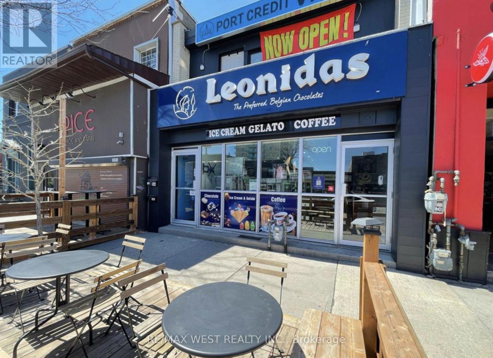 54 LAKESHORE ROAD E, Mississauga, Ontario