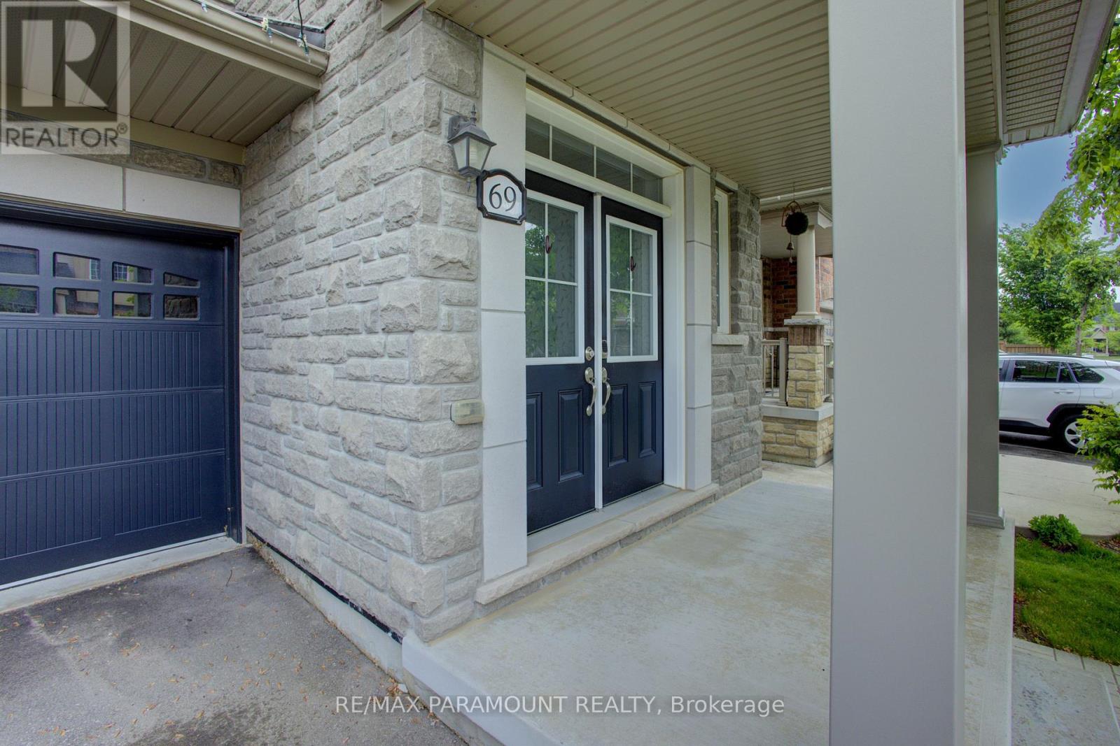 69 Fawnridge Road, Caledon, Ontario  L7C 3V3 - Photo 3 - W12212318