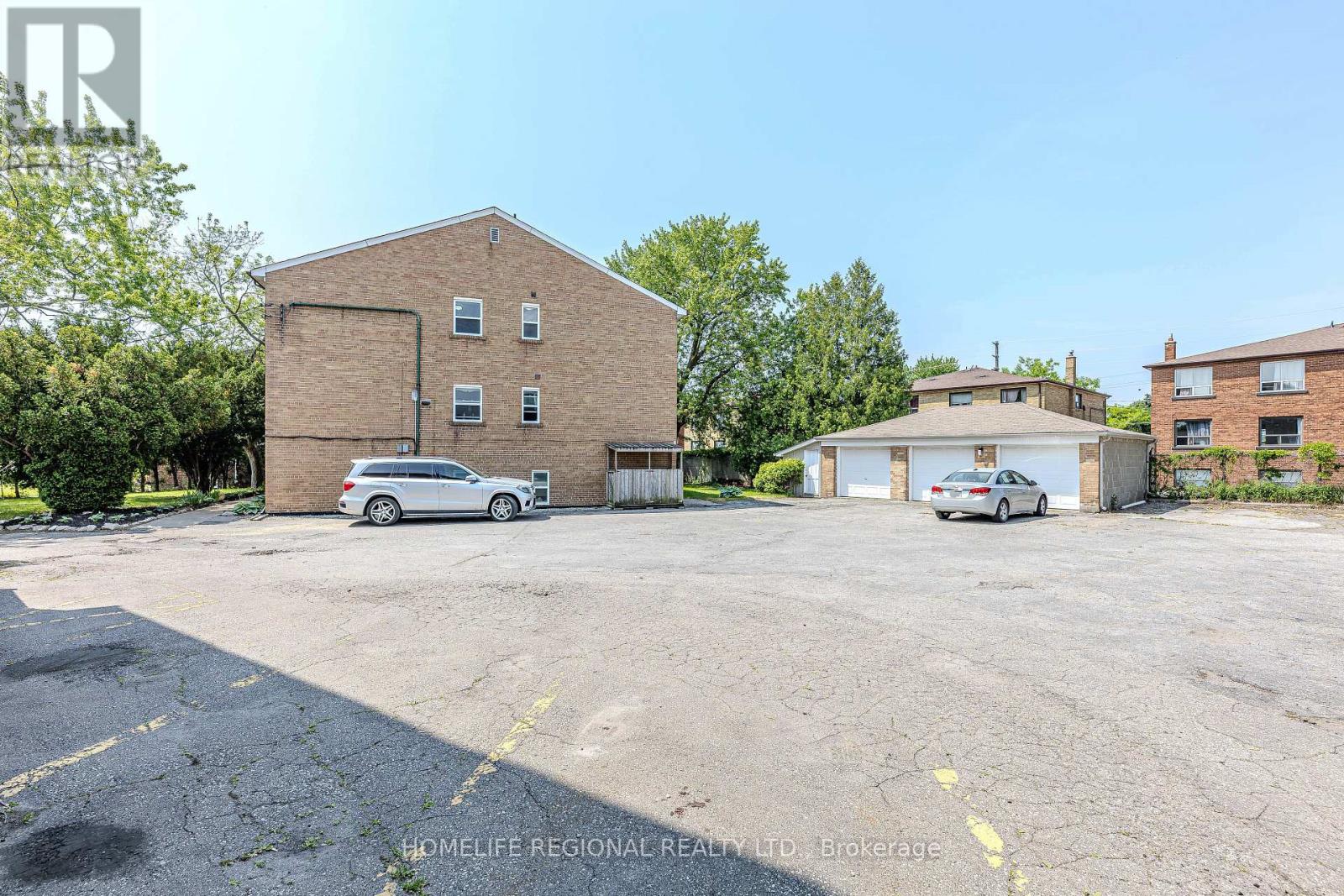 50 Cuffley Crescent N, Toronto (Downsview-Roding-Cfb), Ontario  M3K 1Y2 - Photo 10 - W12212320