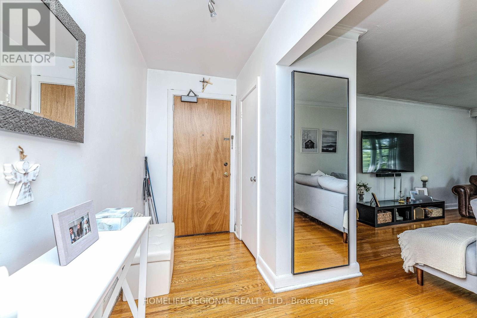 50 Cuffley Crescent N, Toronto (Downsview-Roding-Cfb), Ontario  M3K 1Y2 - Photo 11 - W12212320