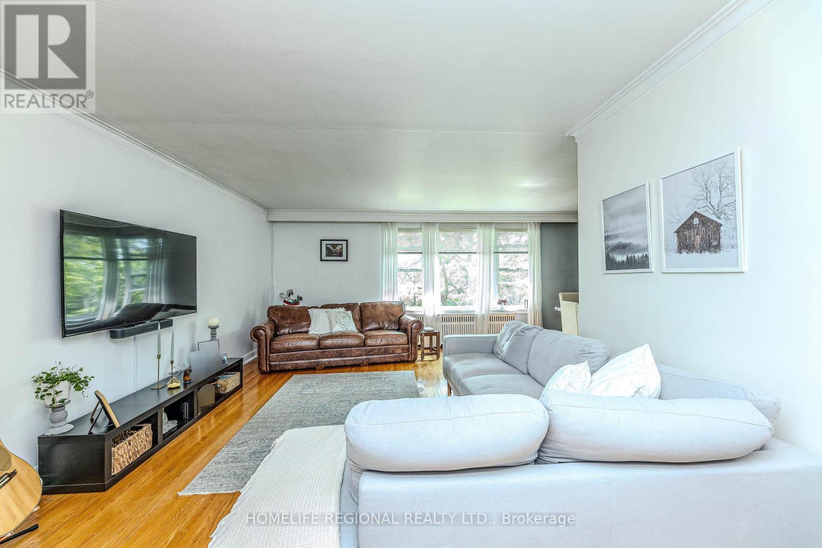 50 Cuffley Crescent N, Toronto (Downsview-Roding-Cfb), Ontario  M3K 1Y2 - Photo 12 - W12212320