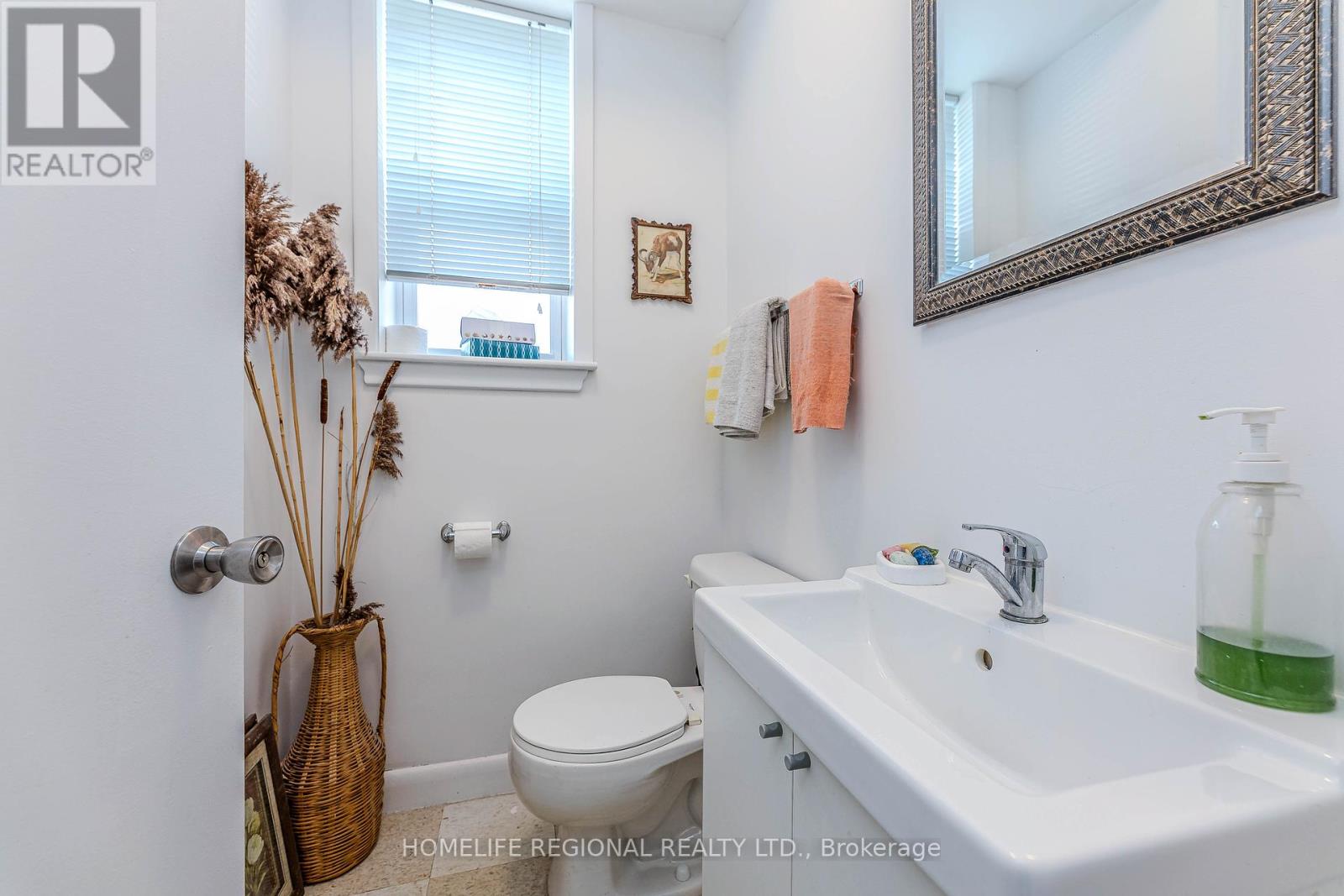 50 Cuffley Crescent N, Toronto (Downsview-Roding-Cfb), Ontario  M3K 1Y2 - Photo 27 - W12212320