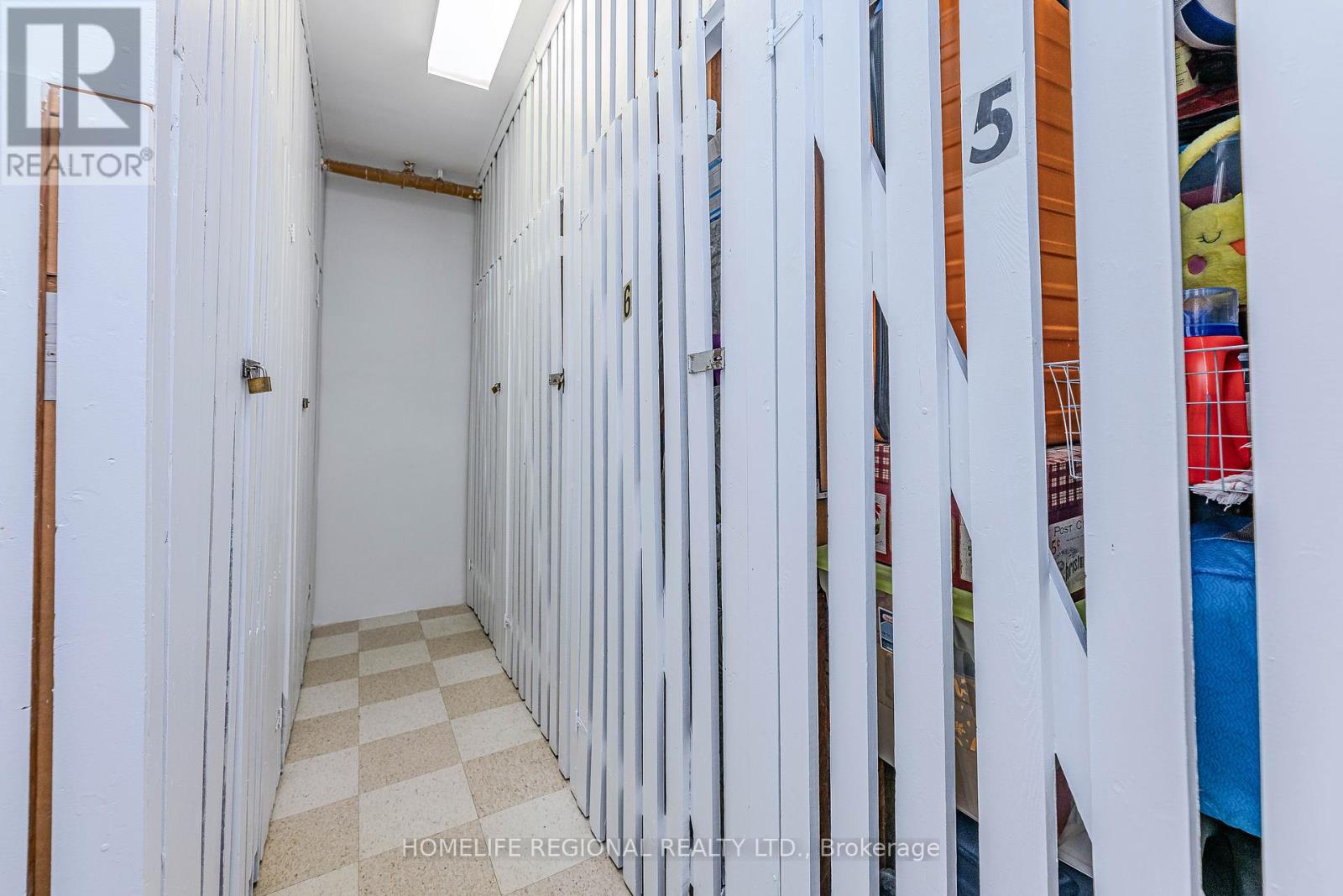 50 Cuffley Crescent N, Toronto (Downsview-Roding-Cfb), Ontario  M3K 1Y2 - Photo 37 - W12212320