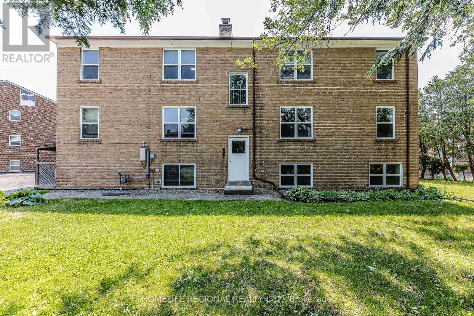 50 Cuffley Crescent N, Toronto (Downsview-Roding-Cfb), Ontario  M3K 1Y2 - Photo 5 - W12212320