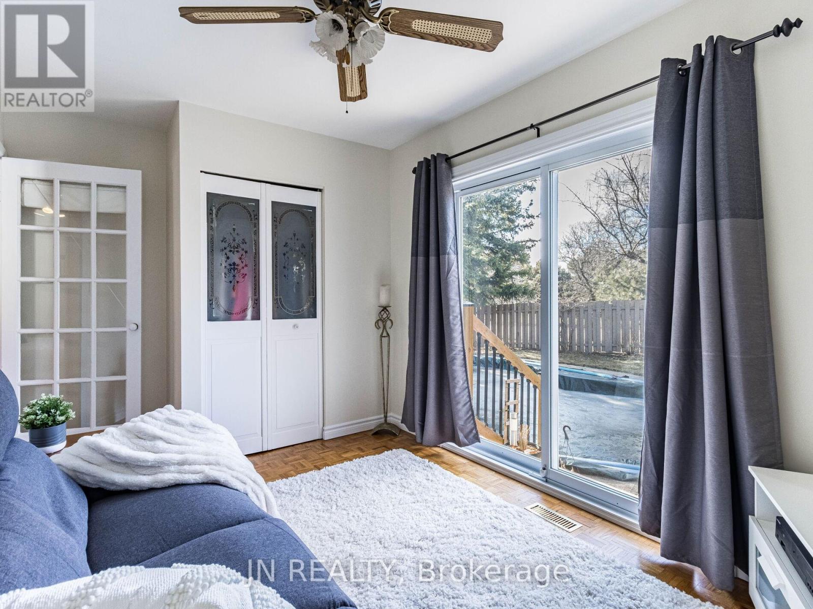 27 Finchley Crescent, Brampton (Southgate), Ontario  L6T 3P5 - Photo 17 - W12212325