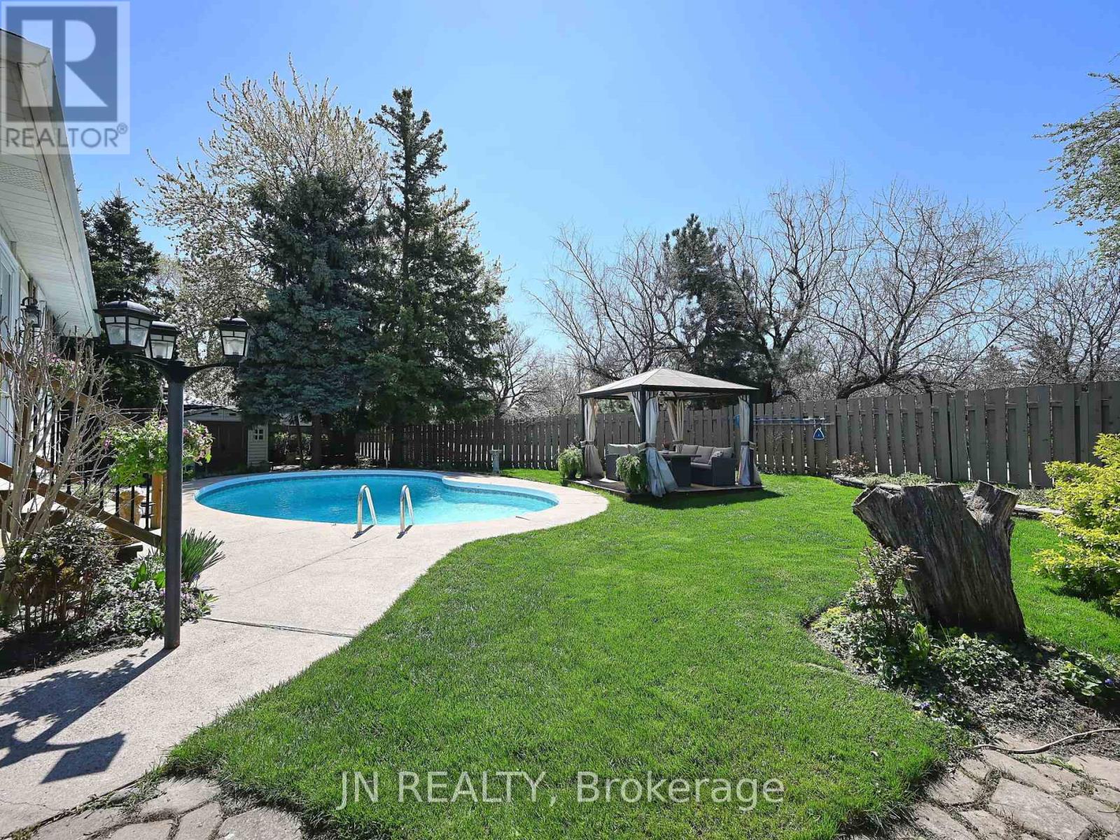 27 Finchley Crescent, Brampton (Southgate), Ontario  L6T 3P5 - Photo 31 - W12212325
