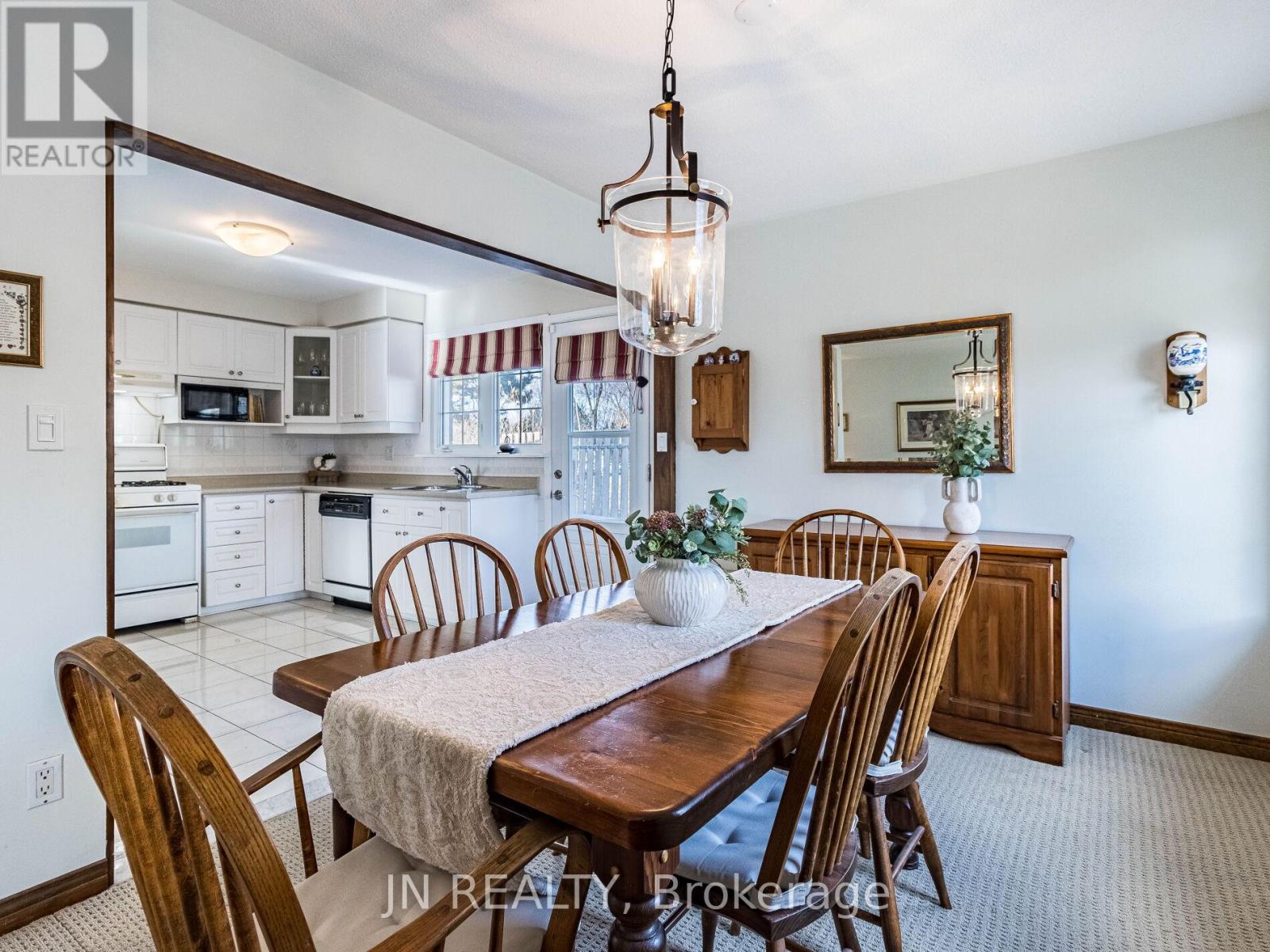 27 Finchley Crescent, Brampton (Southgate), Ontario  L6T 3P5 - Photo 9 - W12212325