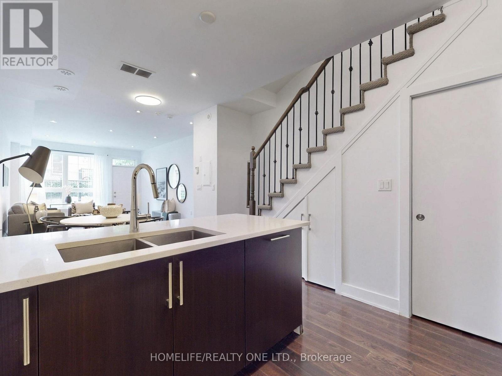 Th 52 - 220 Brandon Avenue, Toronto (Dovercourt-Wallace Emerson-Junction), Ontario  M6H 0C5 - Photo 13 - W12212326