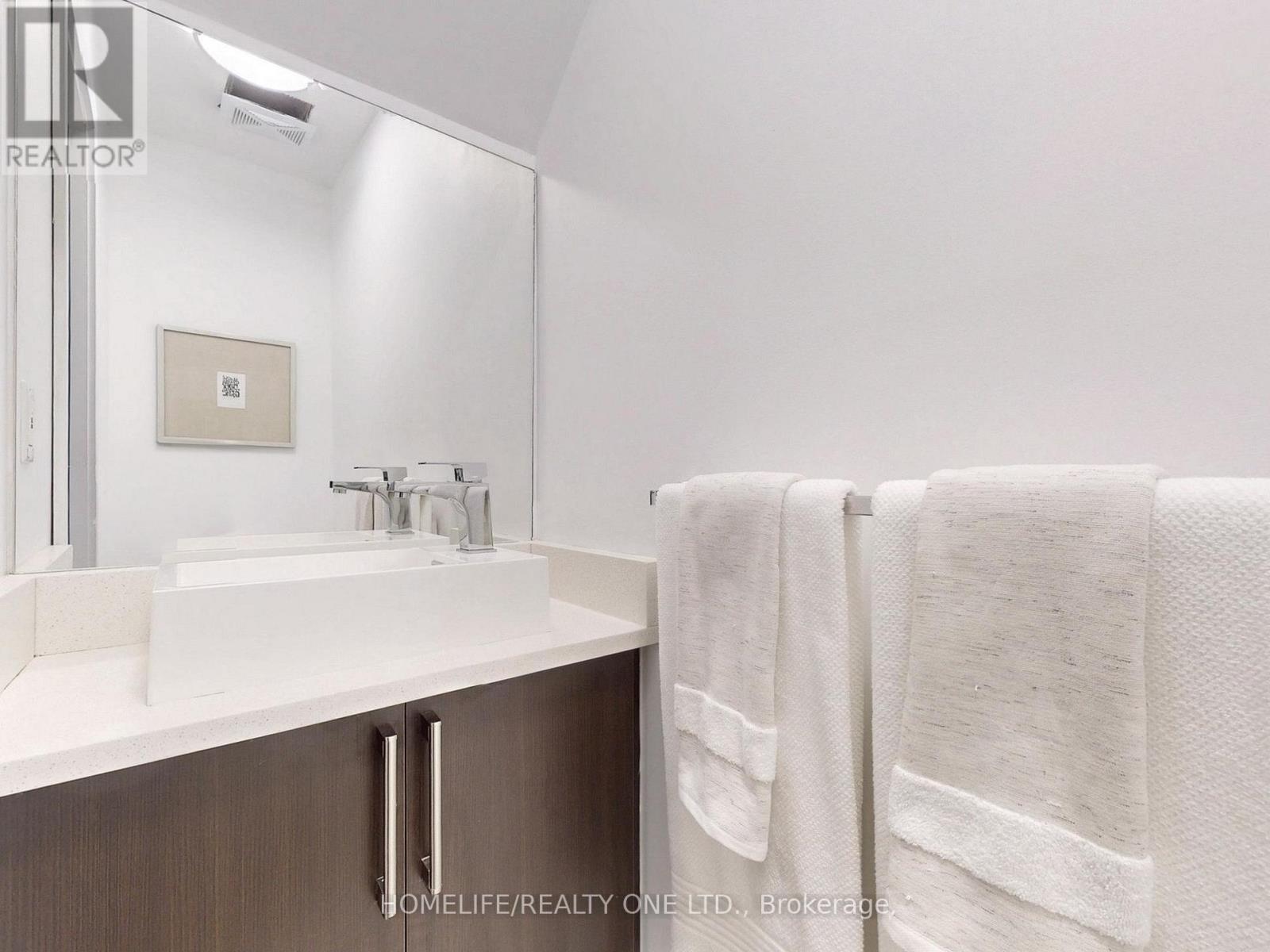 Th 52 - 220 Brandon Avenue, Toronto (Dovercourt-Wallace Emerson-Junction), Ontario  M6H 0C5 - Photo 14 - W12212326
