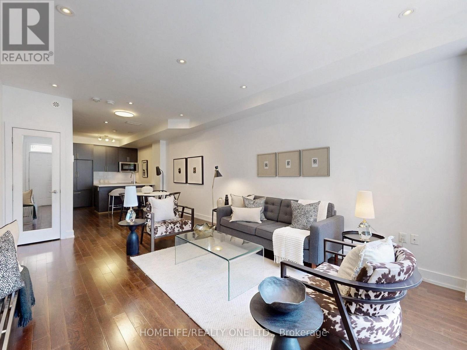 Th 52 - 220 Brandon Avenue, Toronto (Dovercourt-Wallace Emerson-Junction), Ontario  M6H 0C5 - Photo 2 - W12212326