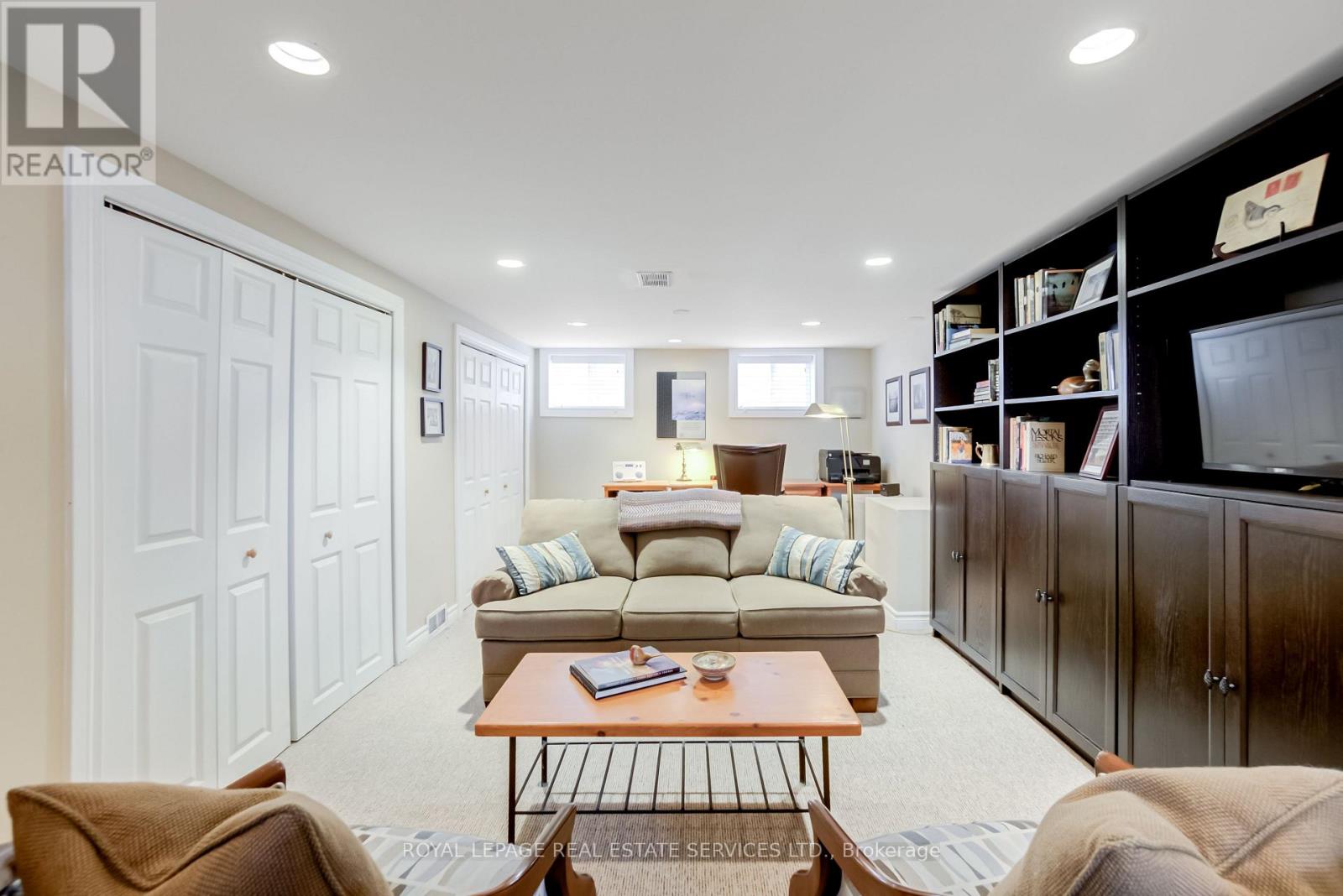 43 Bethnal Avenue, Toronto (Stonegate-Queensway), Ontario  M8Y 1Y8 - Photo 17 - W12212335